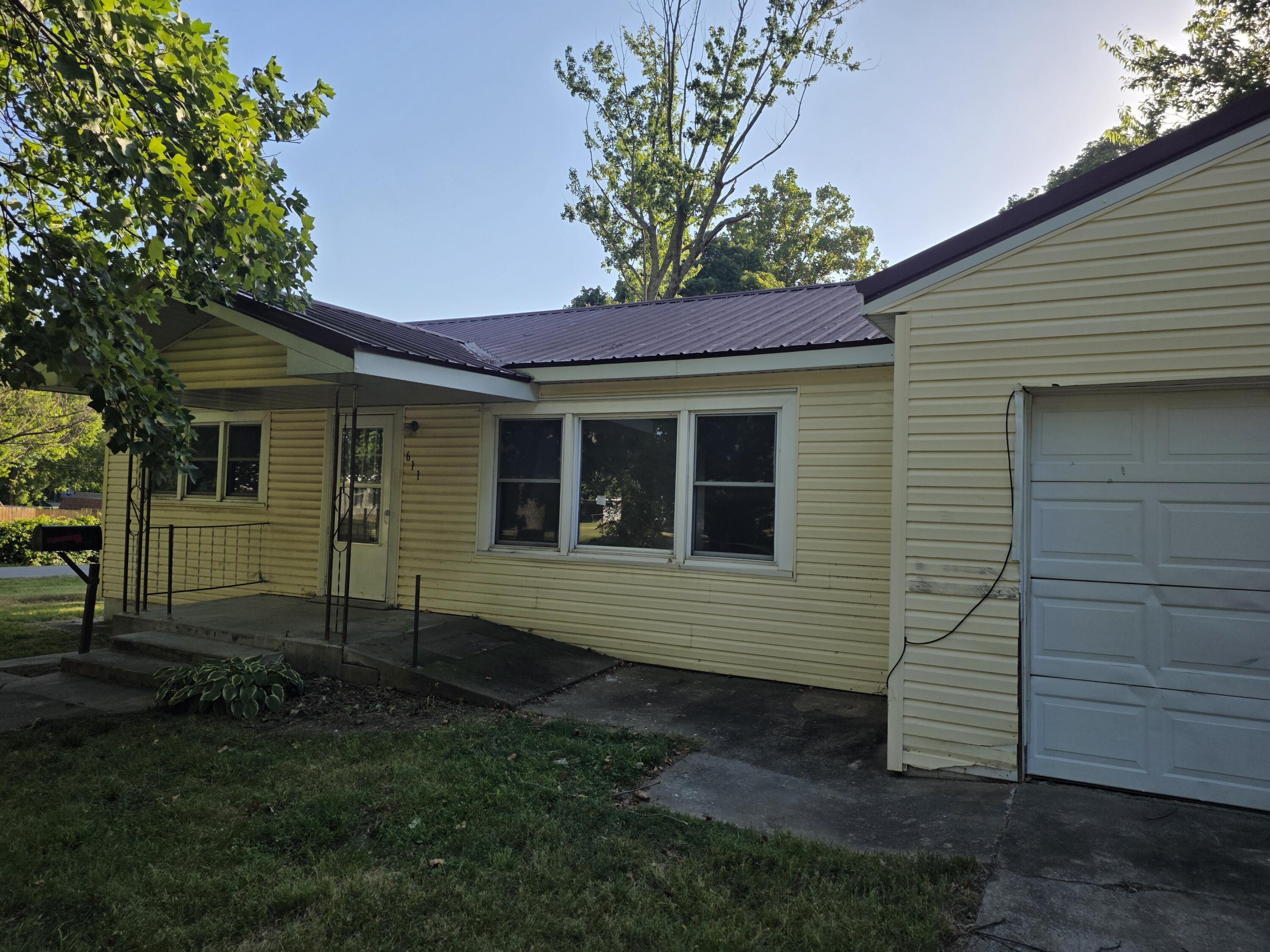 611 South Harrison Avenue Property Photo 2