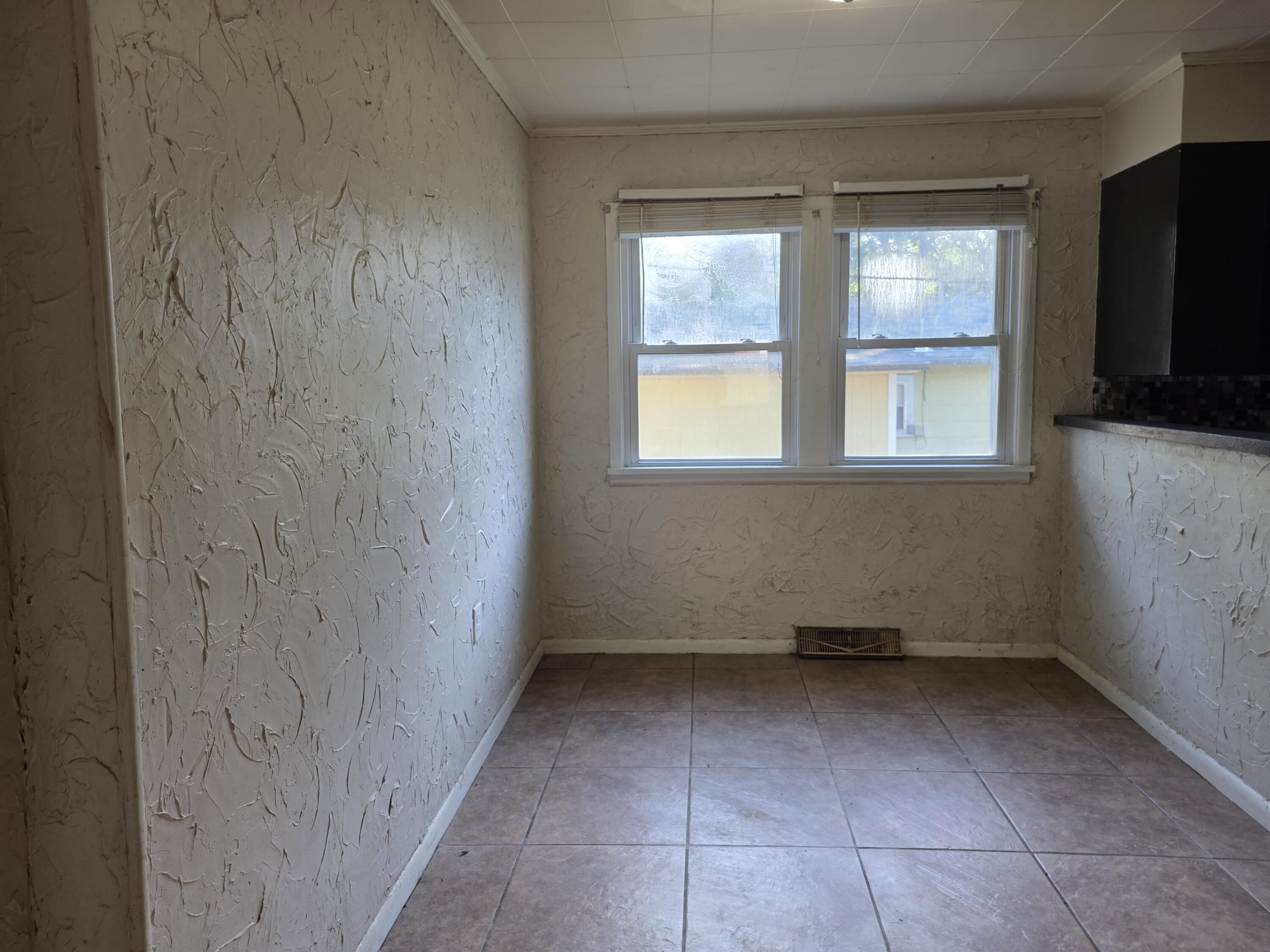 611 South Harrison Avenue Property Photo 4