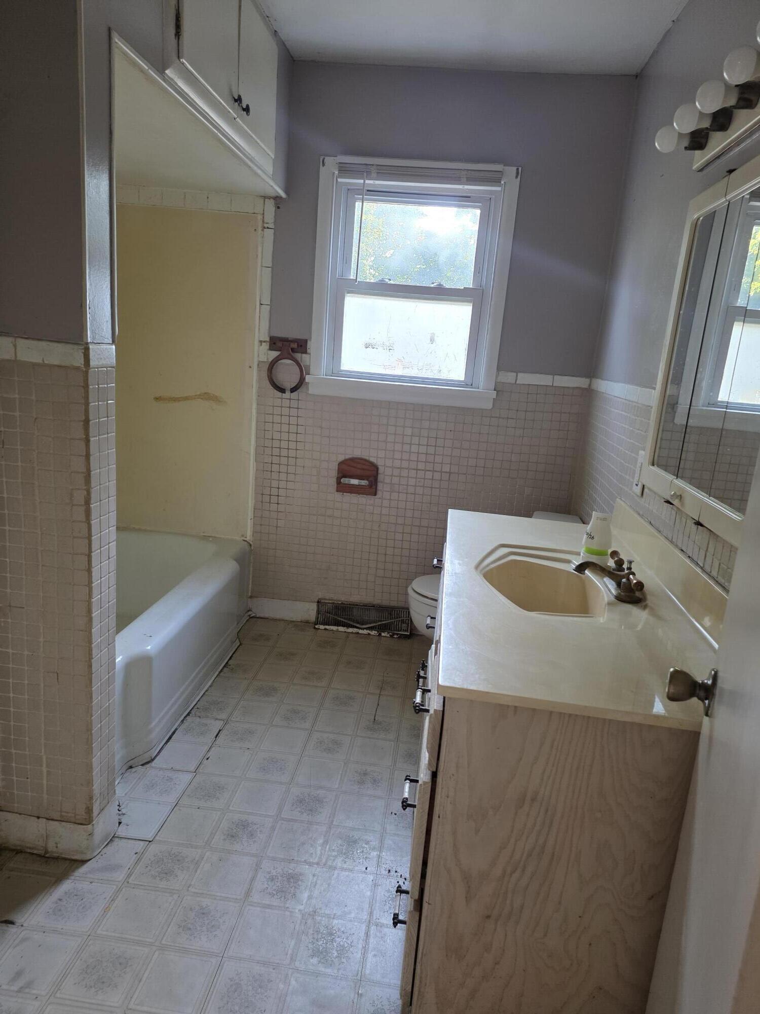 611 South Harrison Avenue Property Photo 7