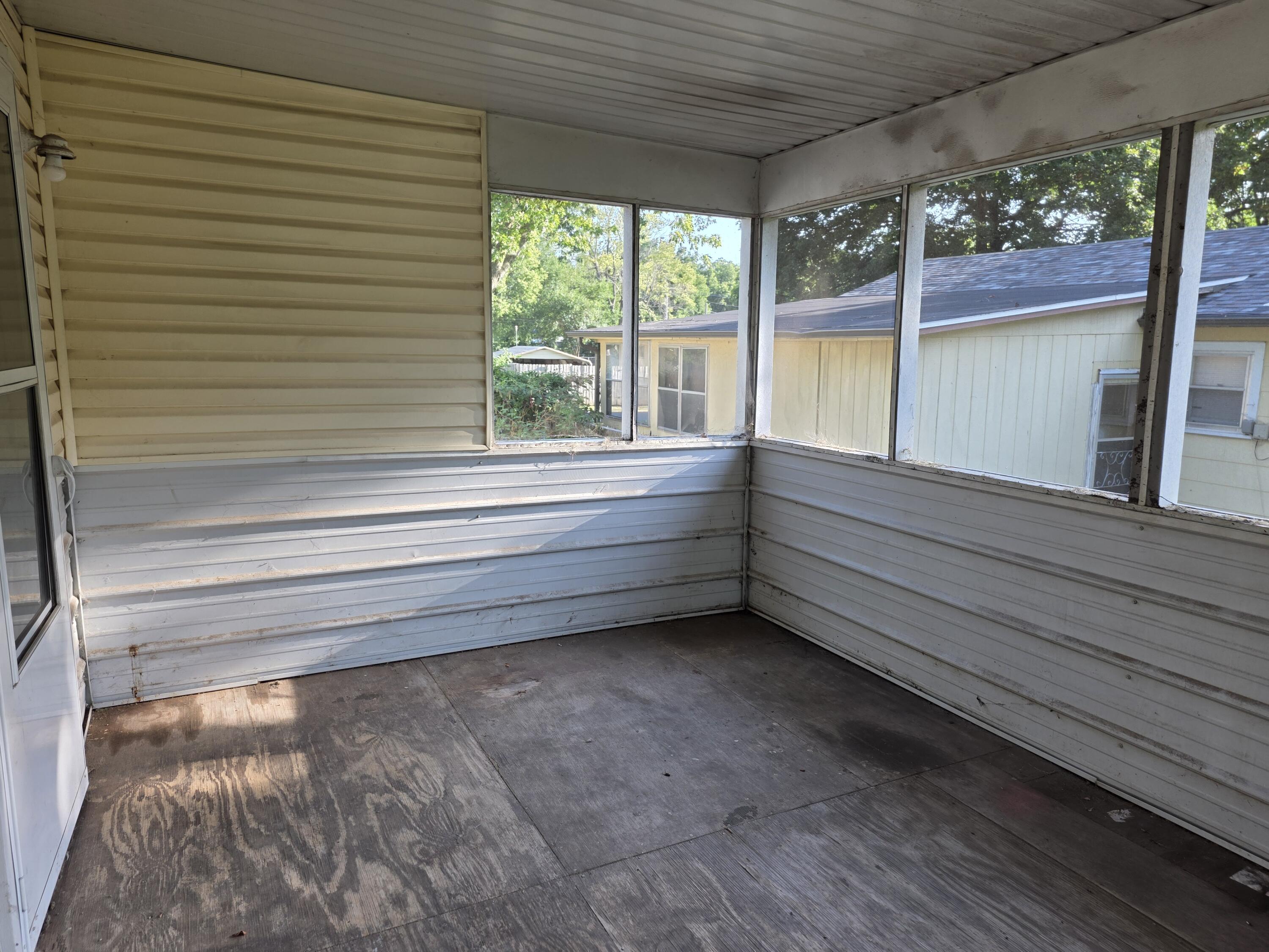 611 South Harrison Avenue Property Photo 13