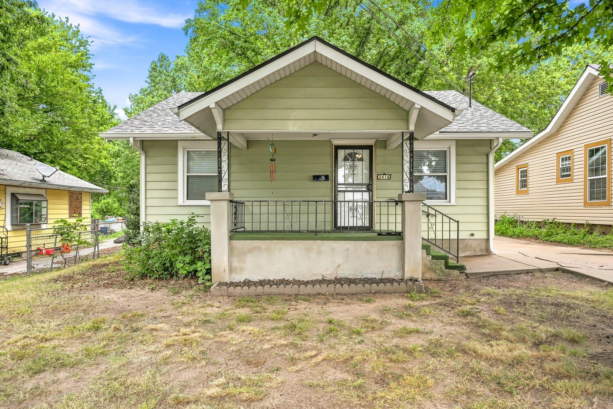 2416 North Main Avenue Property Photo 1