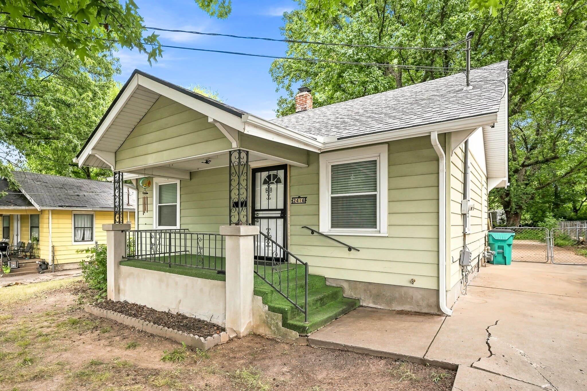 2416 North Main Avenue Property Photo 3