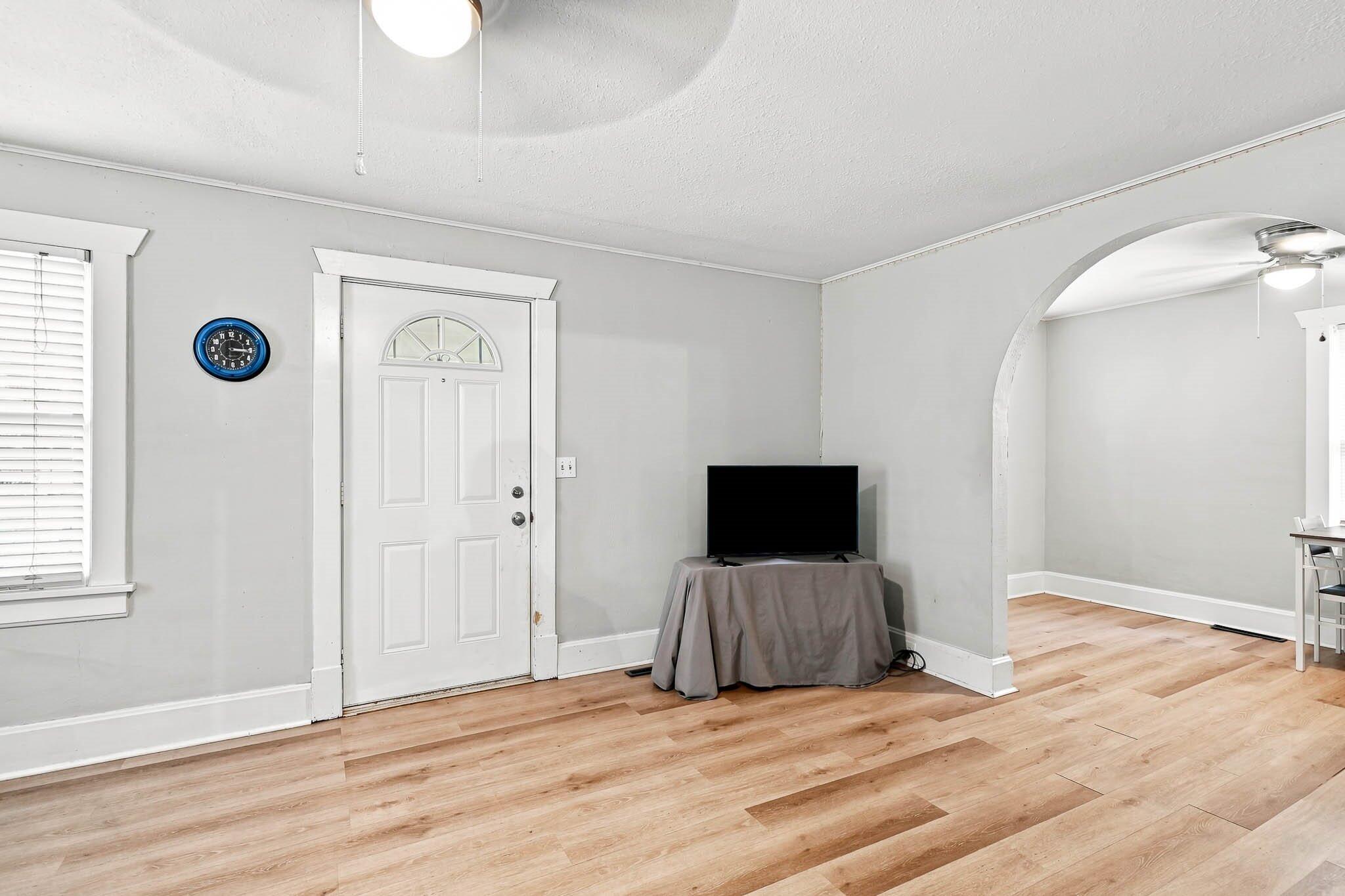 2416 North Main Avenue Property Photo 6