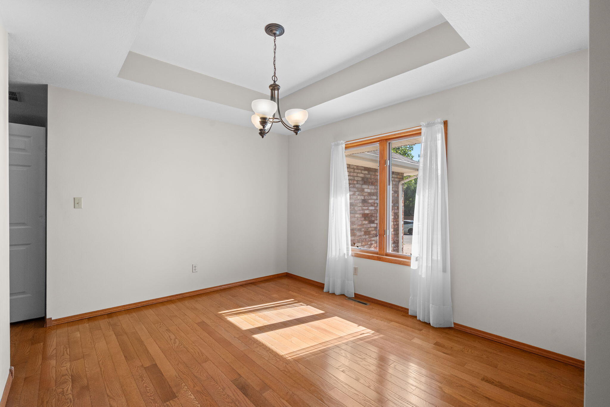 4055 North Pickwick Avenue Property Photo 3