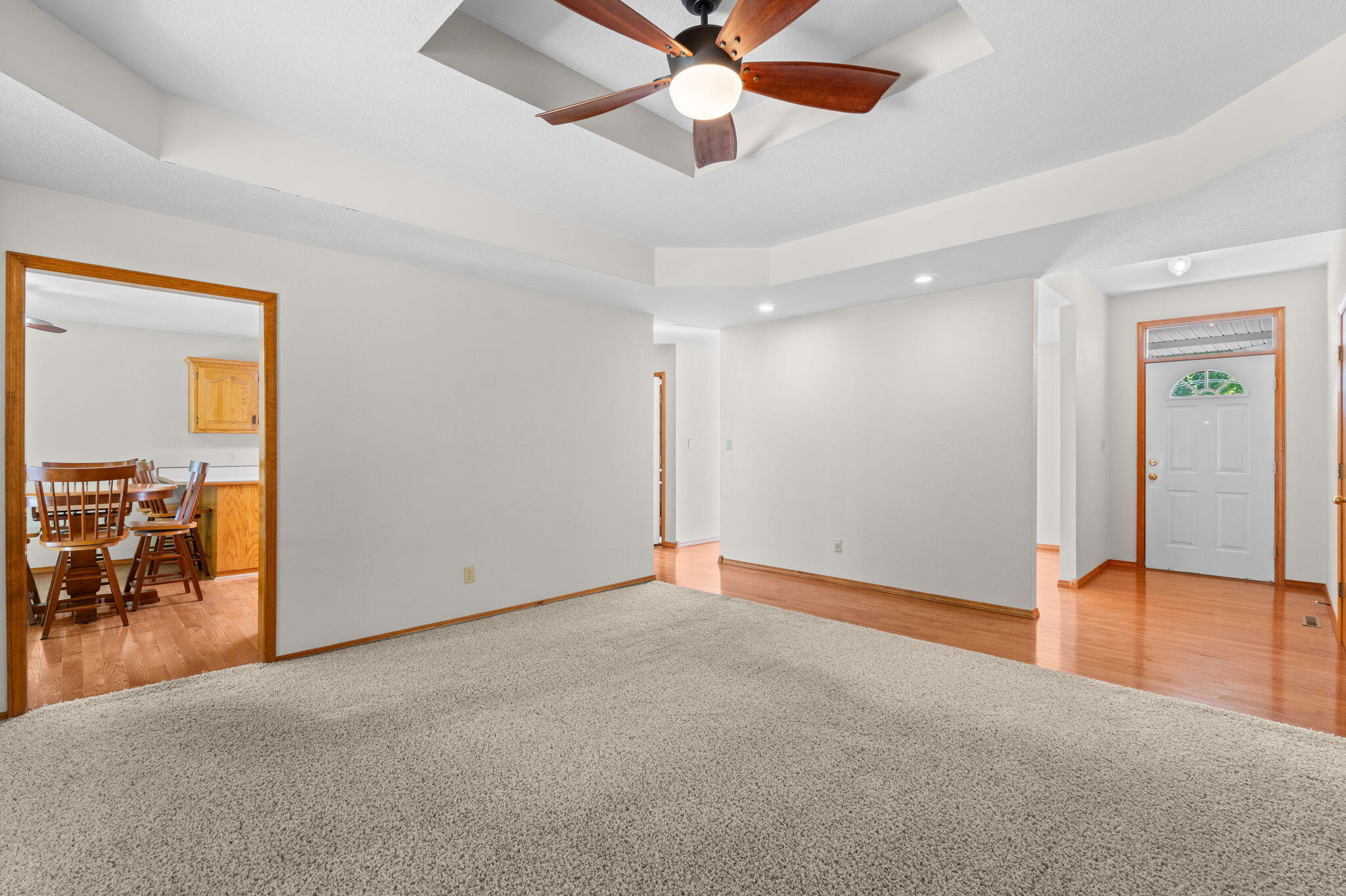 4055 North Pickwick Avenue Property Photo 6