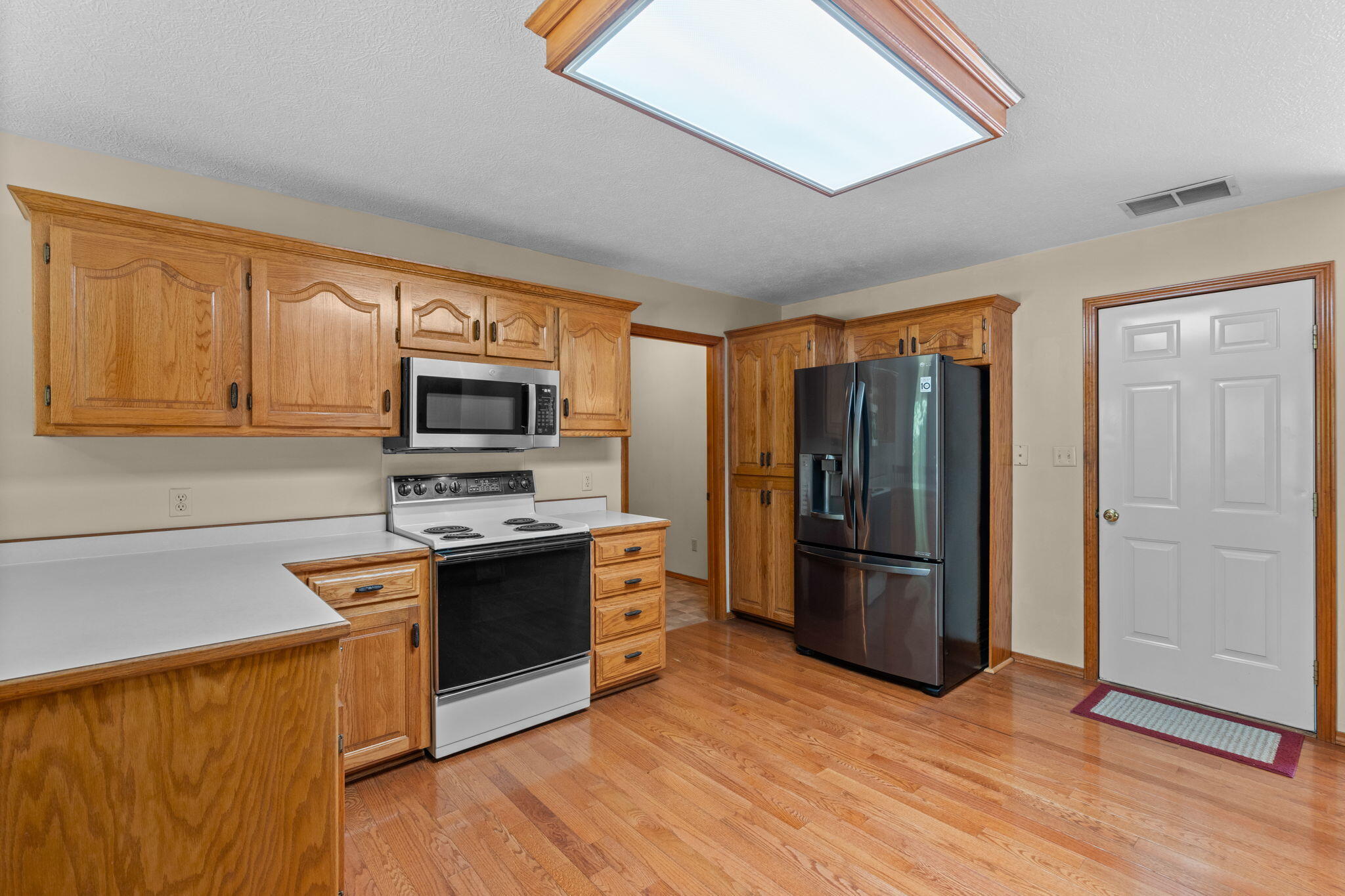 4055 North Pickwick Avenue Property Photo 9