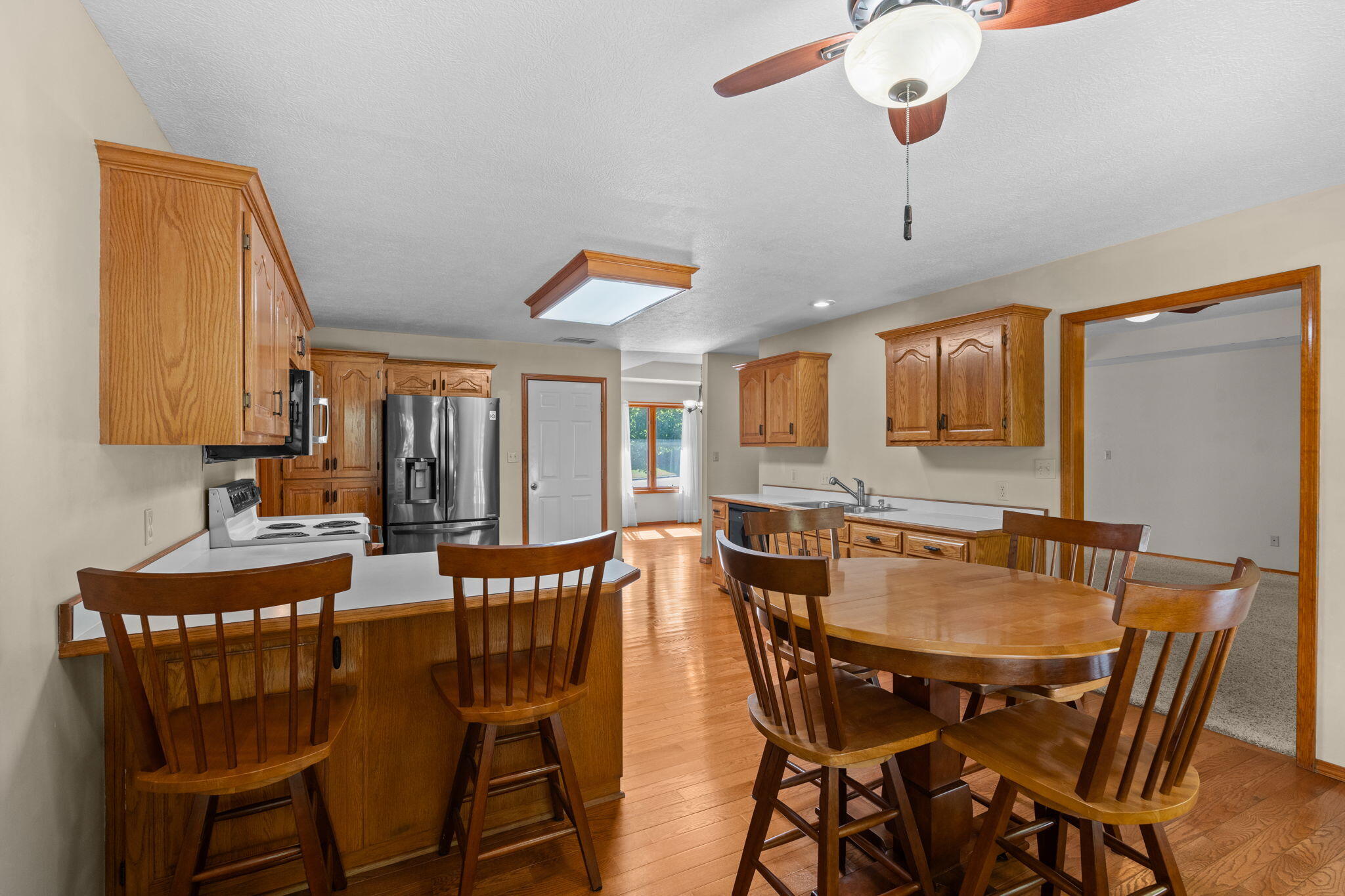 4055 North Pickwick Avenue Property Photo 12