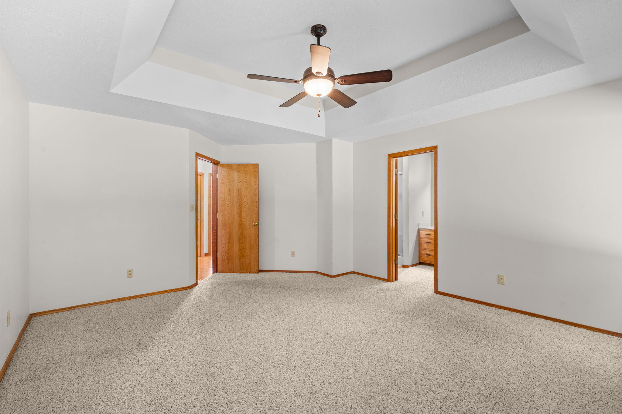 4055 North Pickwick Avenue Property Photo 13