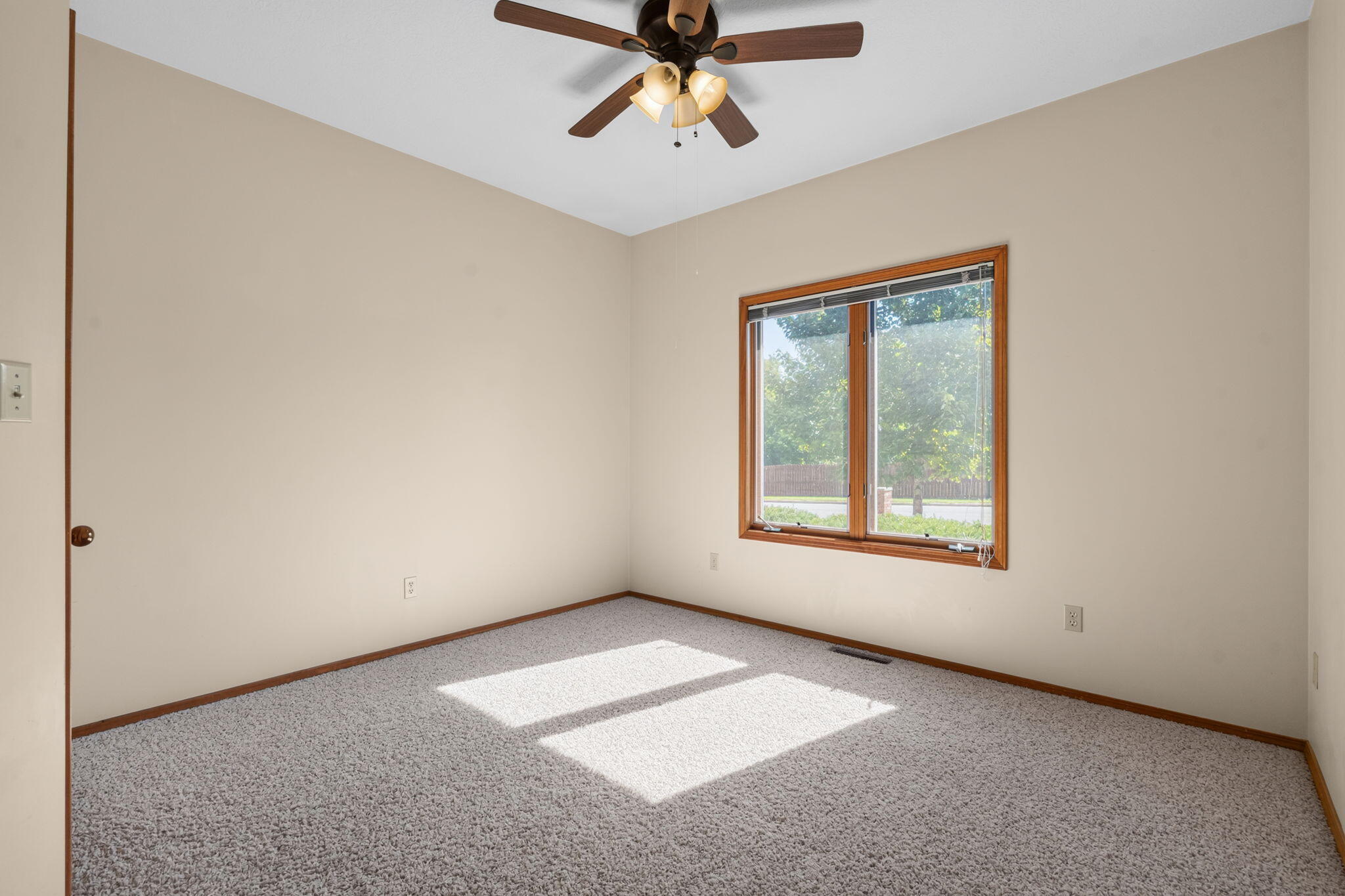 4055 North Pickwick Avenue Property Photo 15