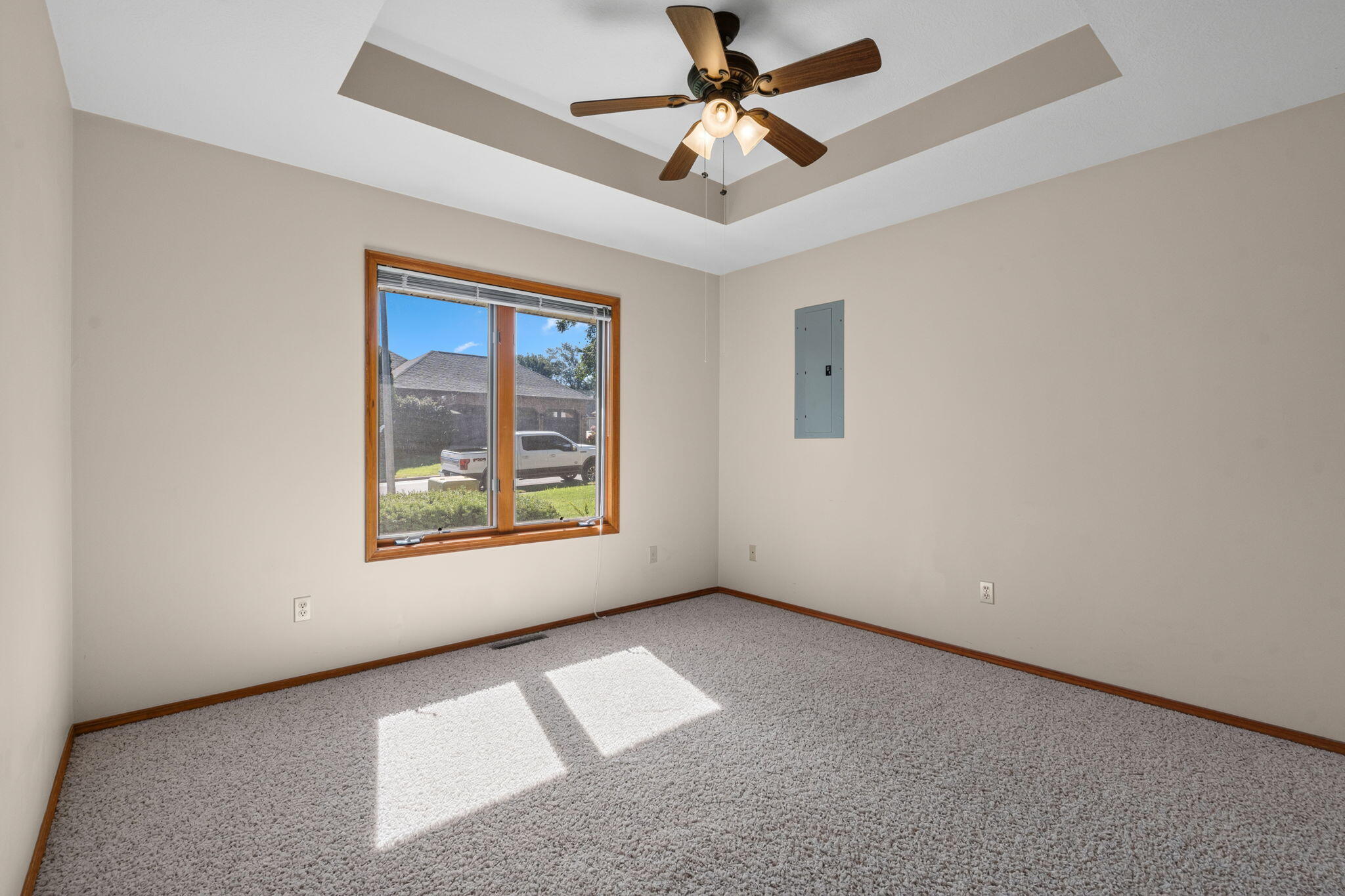 4055 North Pickwick Avenue Property Photo 17