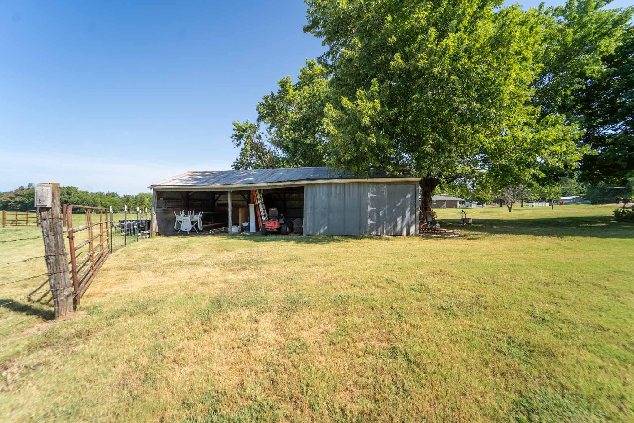 315 North Thurmond Avenue Property Photo 9