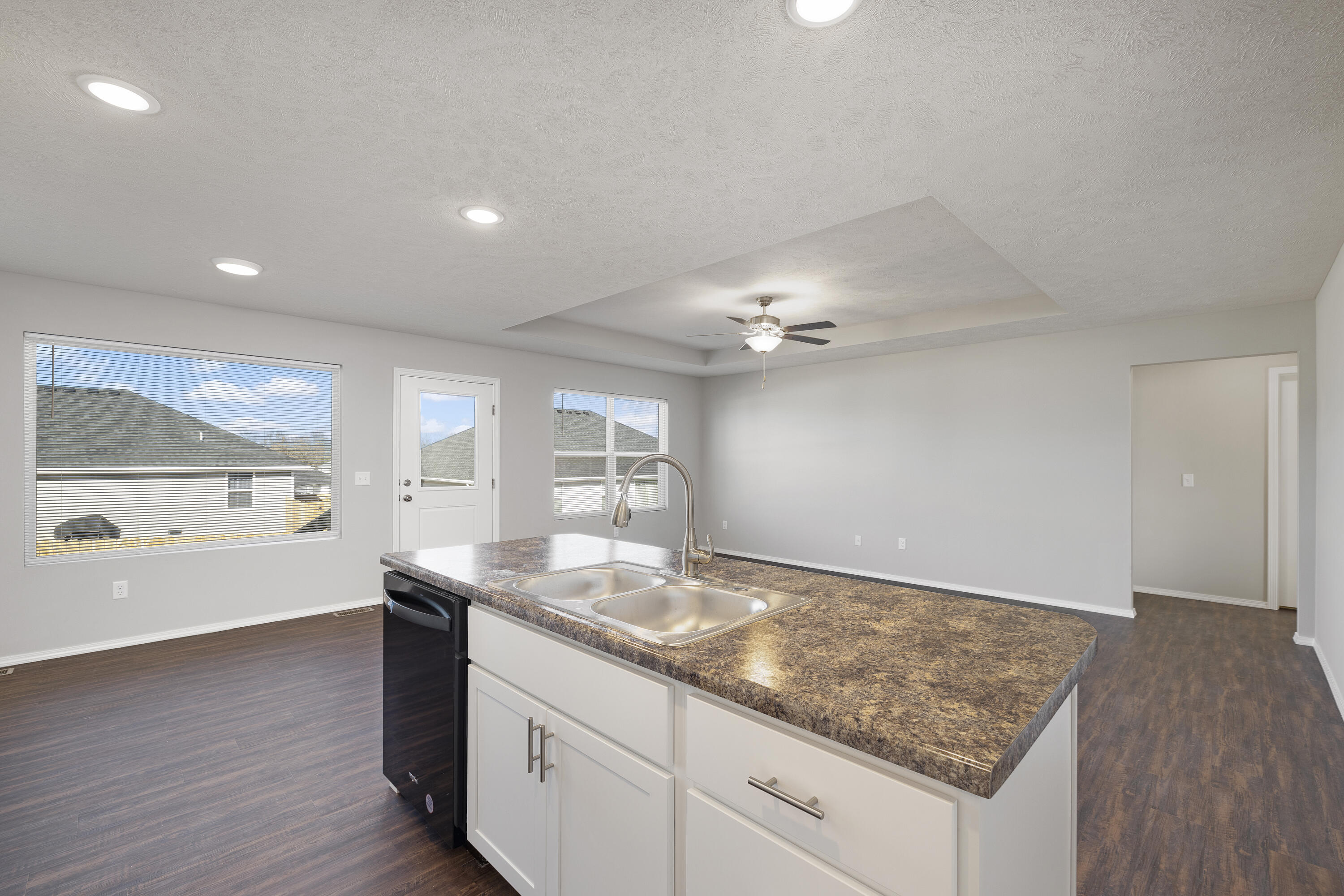 2180 South Durango Drive Property Photo 4