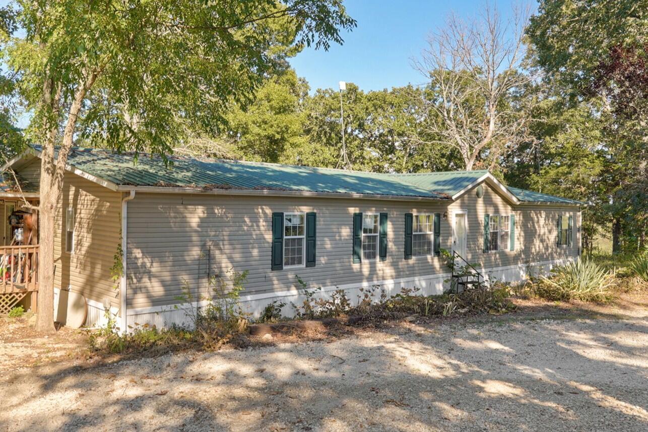 17782 East State Highway 76 Property Photo 1