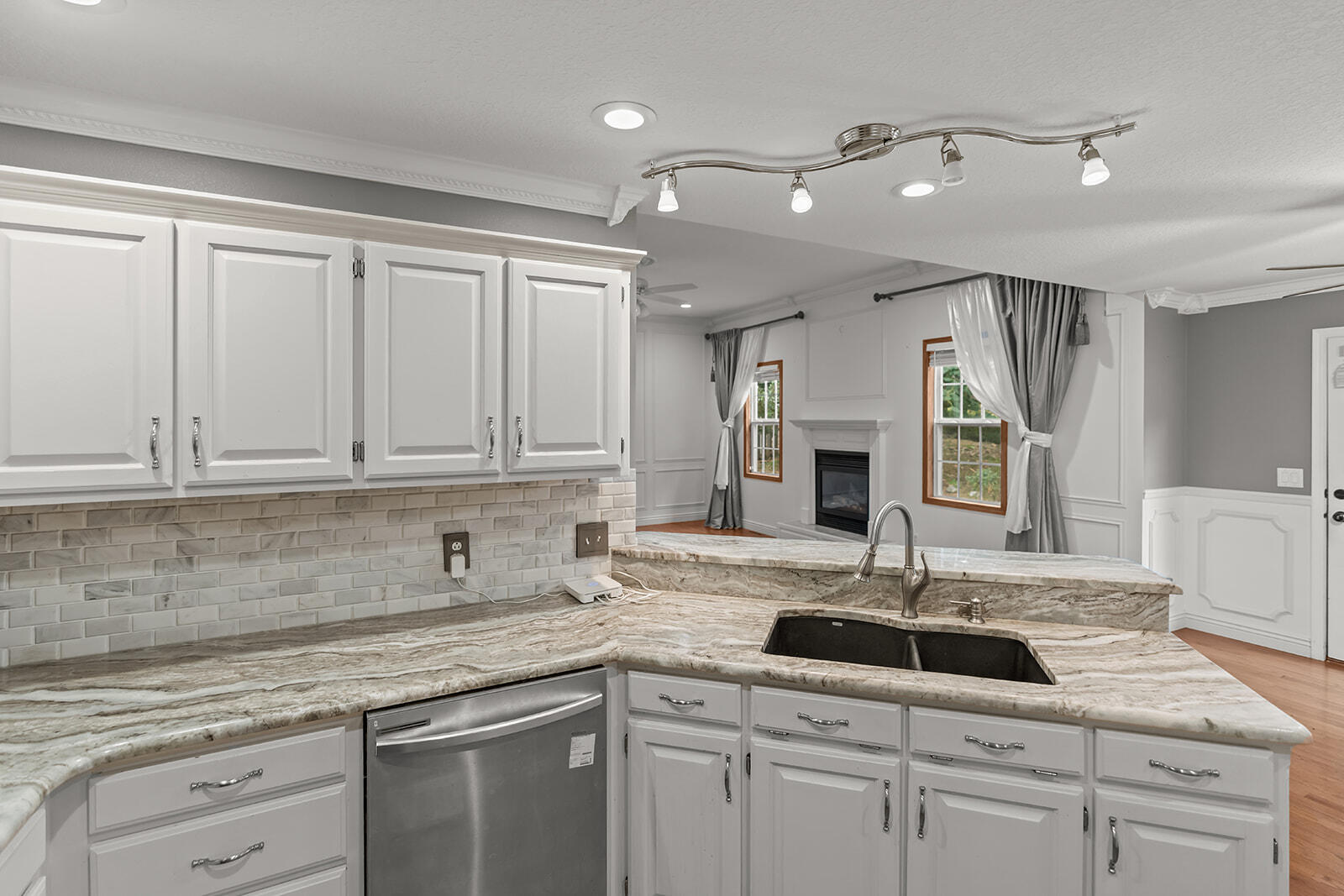 4301 Wisconsin Avenue Property Photo 8