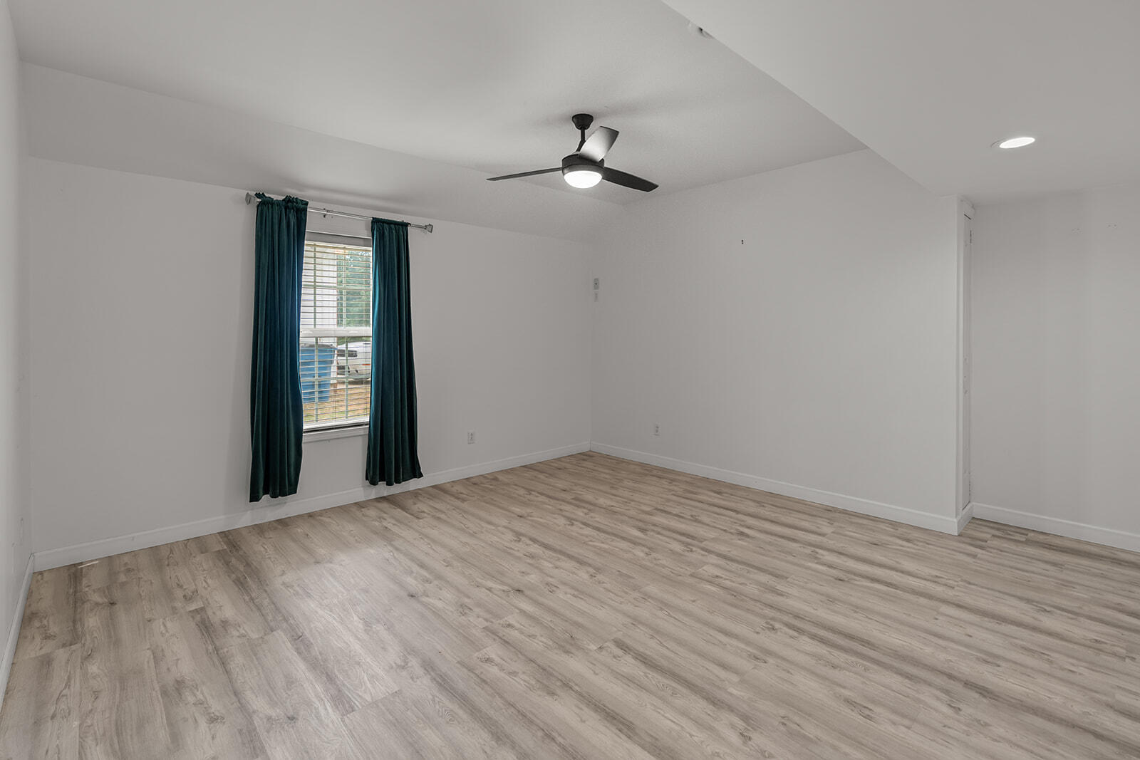 4301 Wisconsin Avenue Property Photo 24