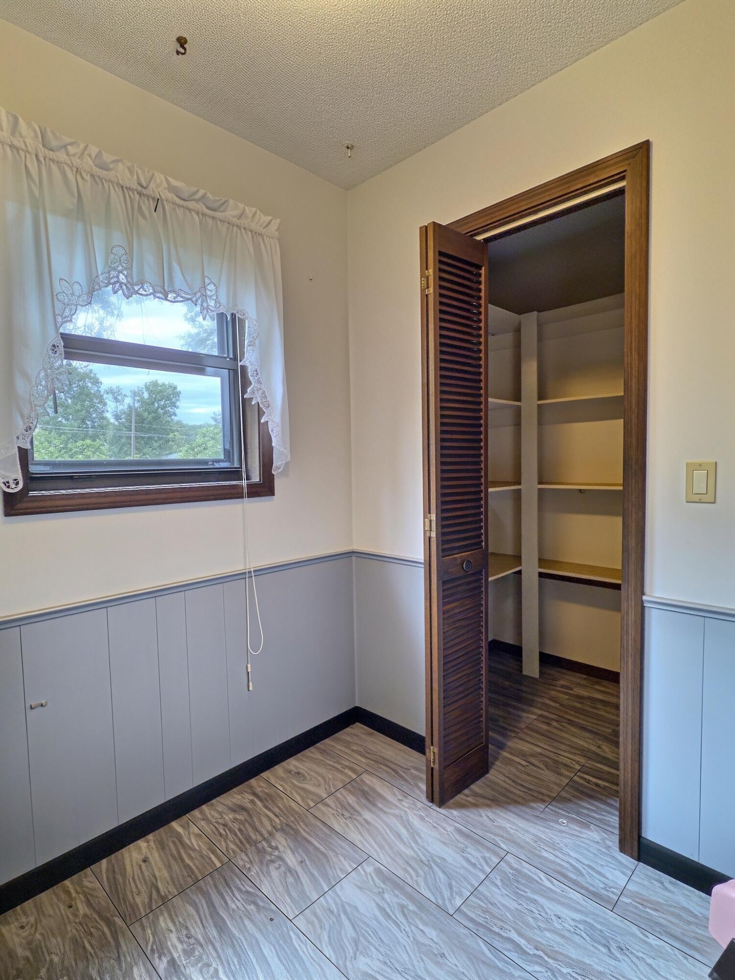 403 Luin Street Property Photo 25