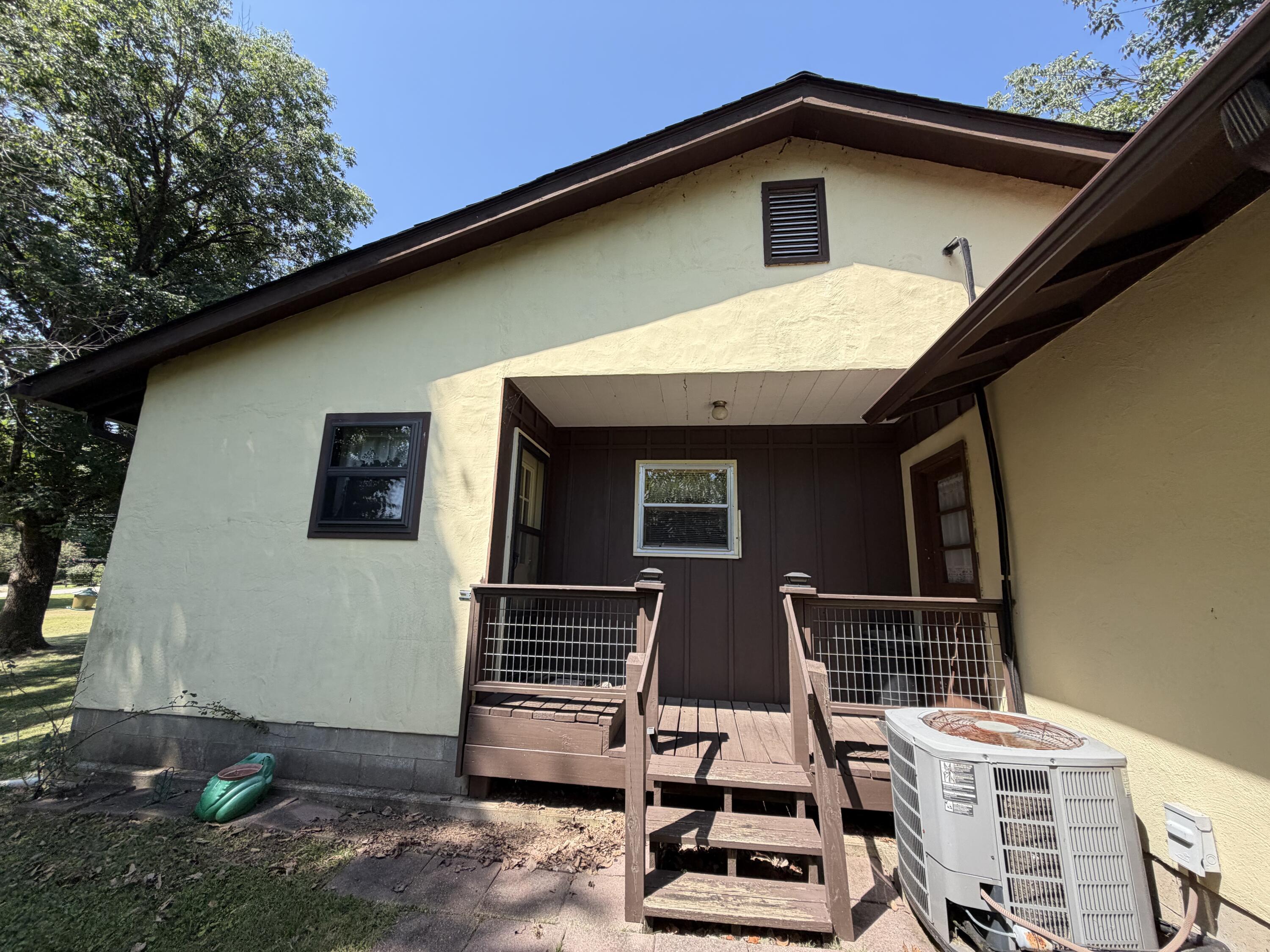 403 Luin Street Property Photo 28