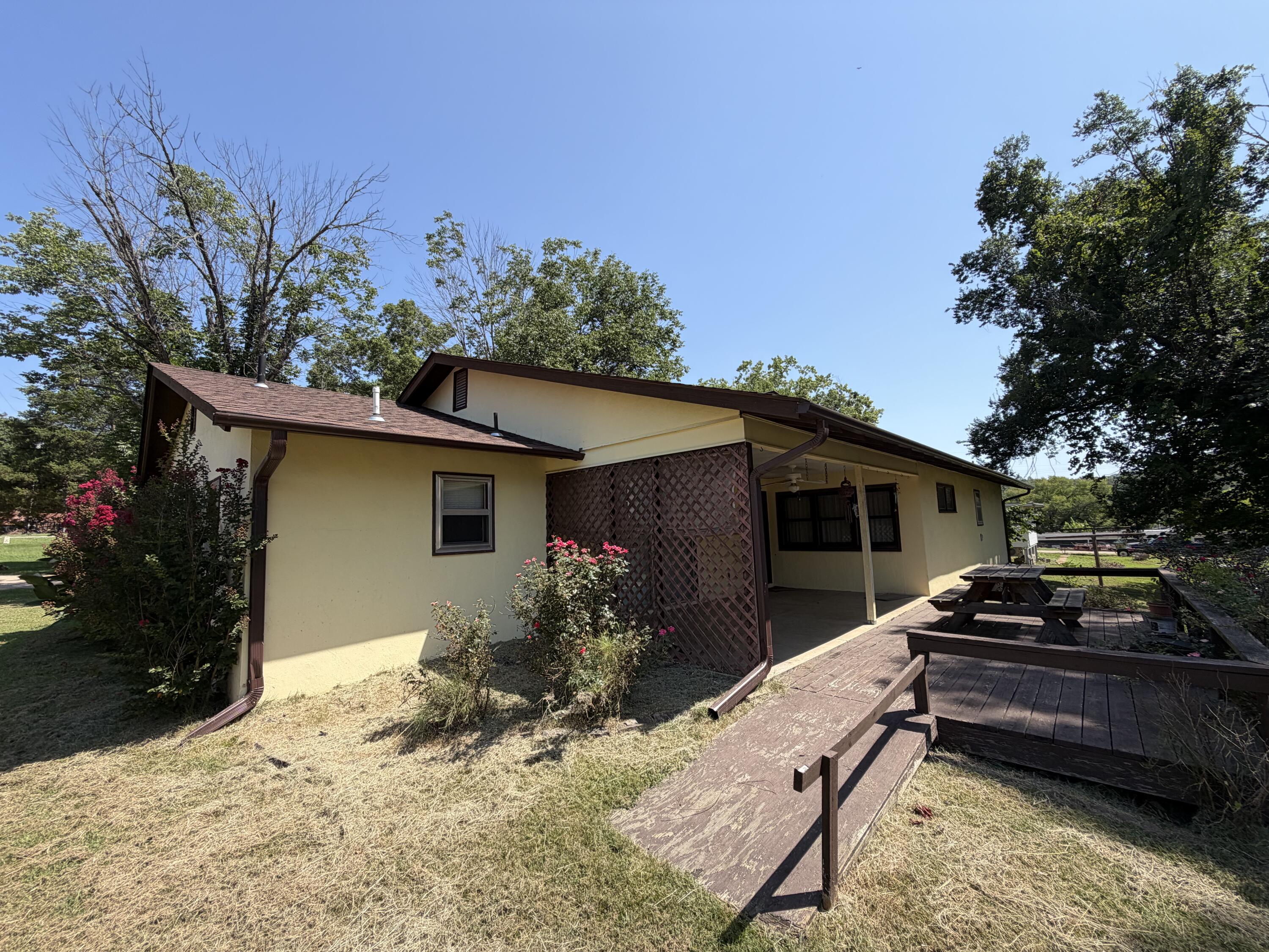 403 Luin Street Property Photo 29