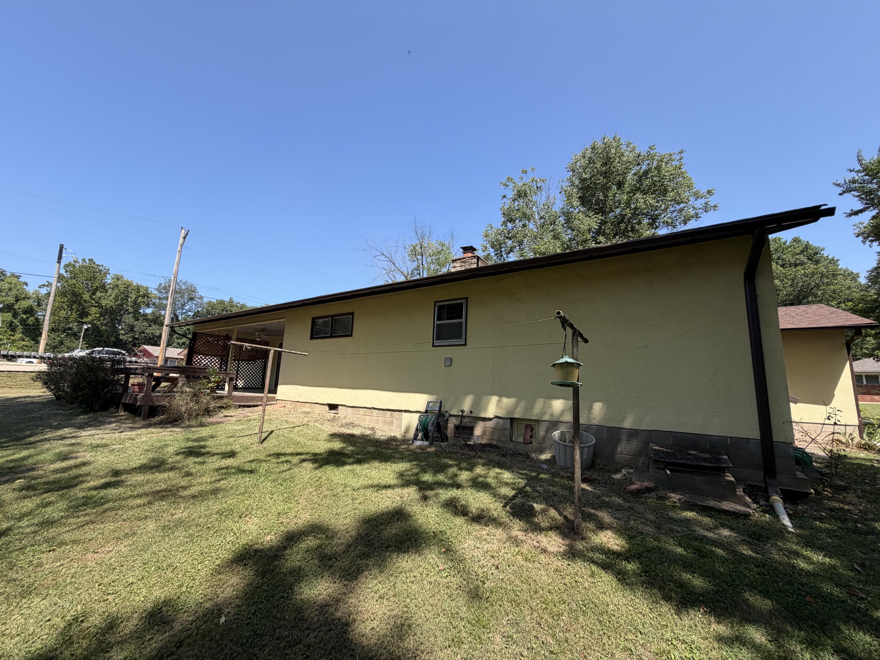403 Luin Street Property Photo 34