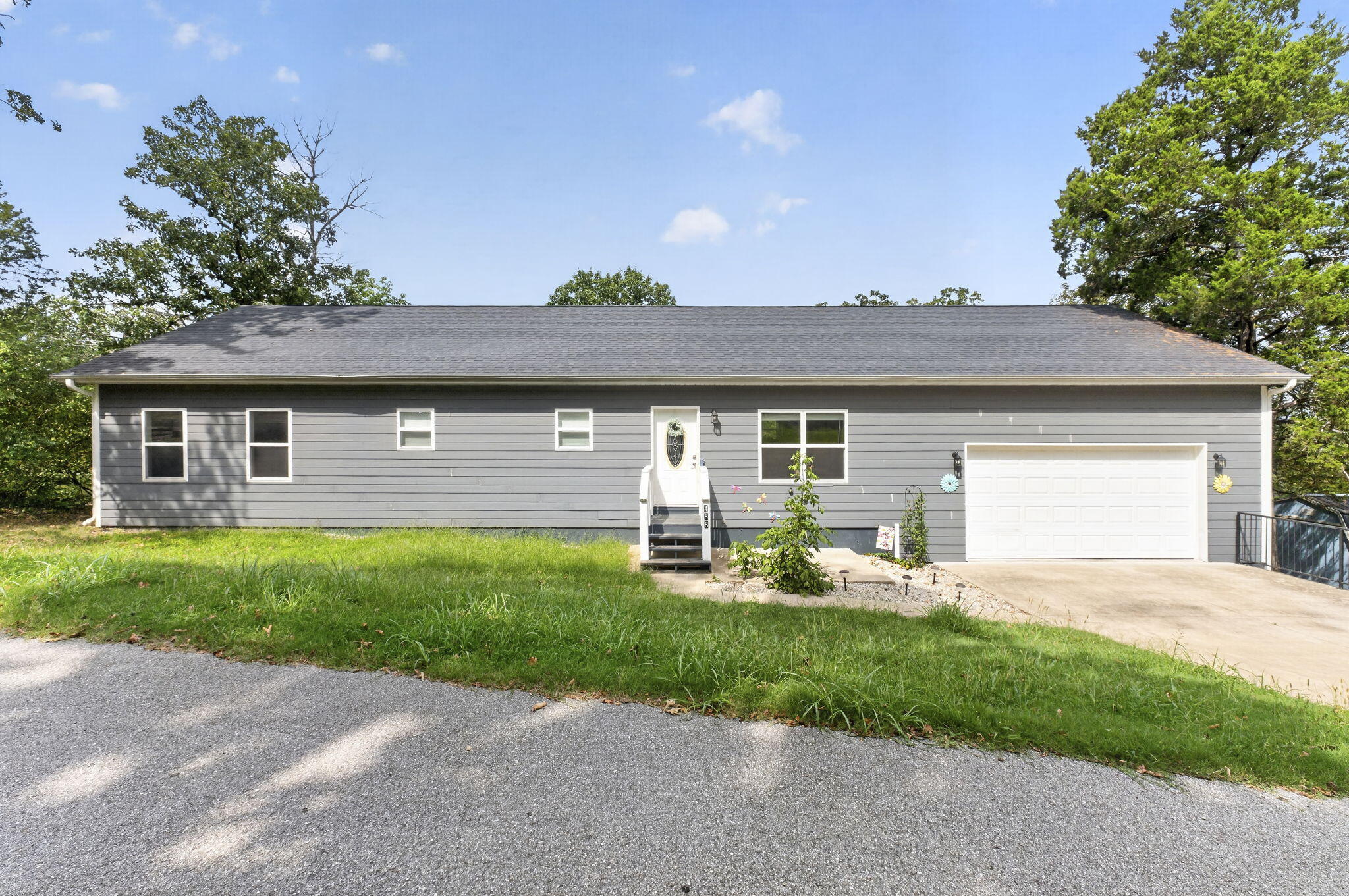 488 Rockhill Drive Property Photo 2