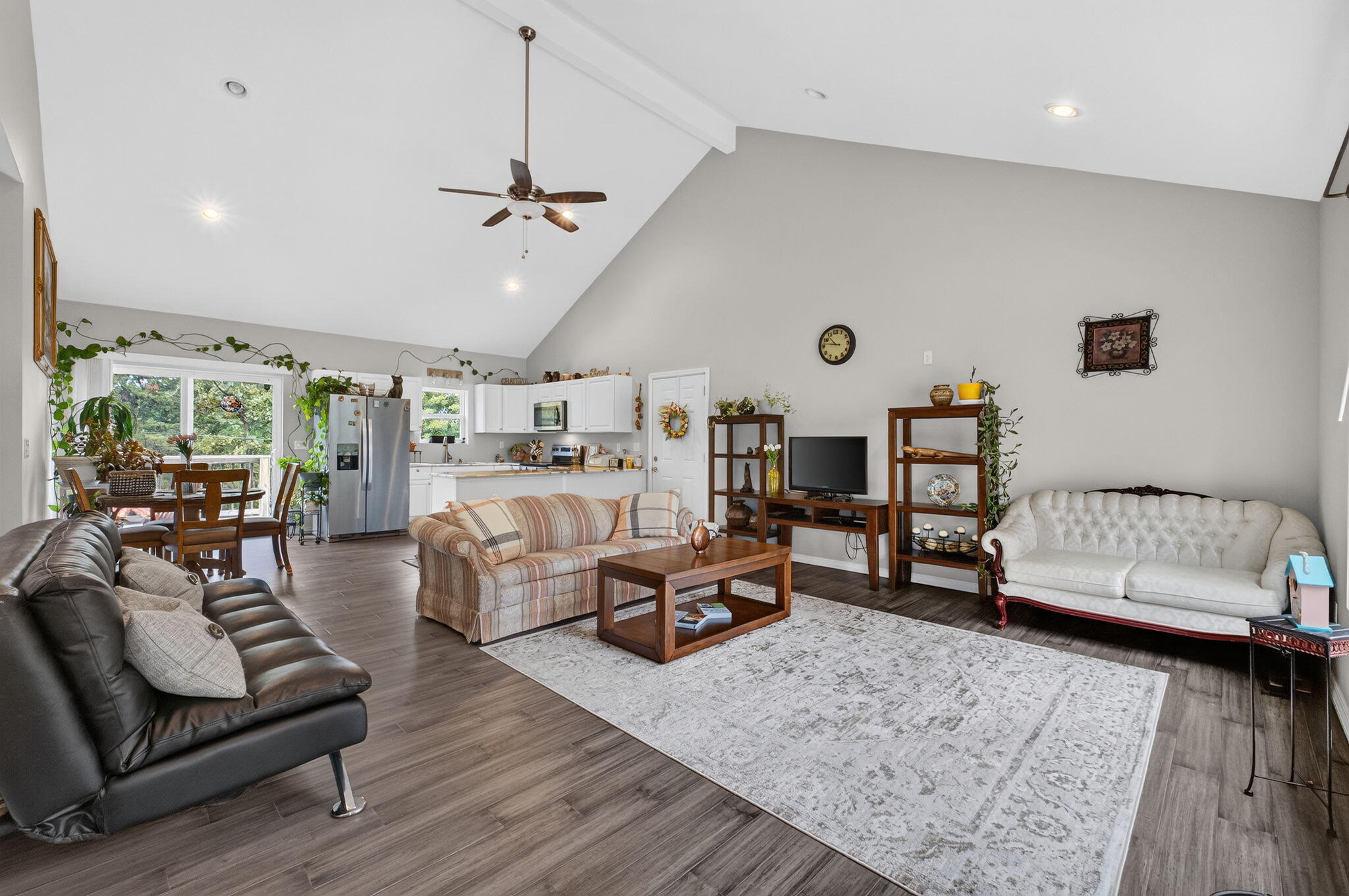 488 Rockhill Drive Property Photo 3