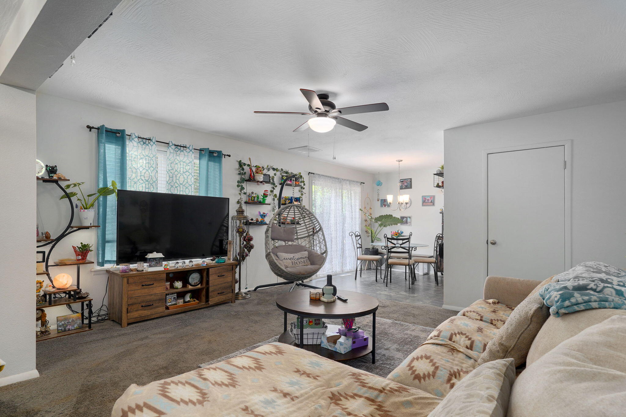 2633 West Phelps Street Property Photo 4