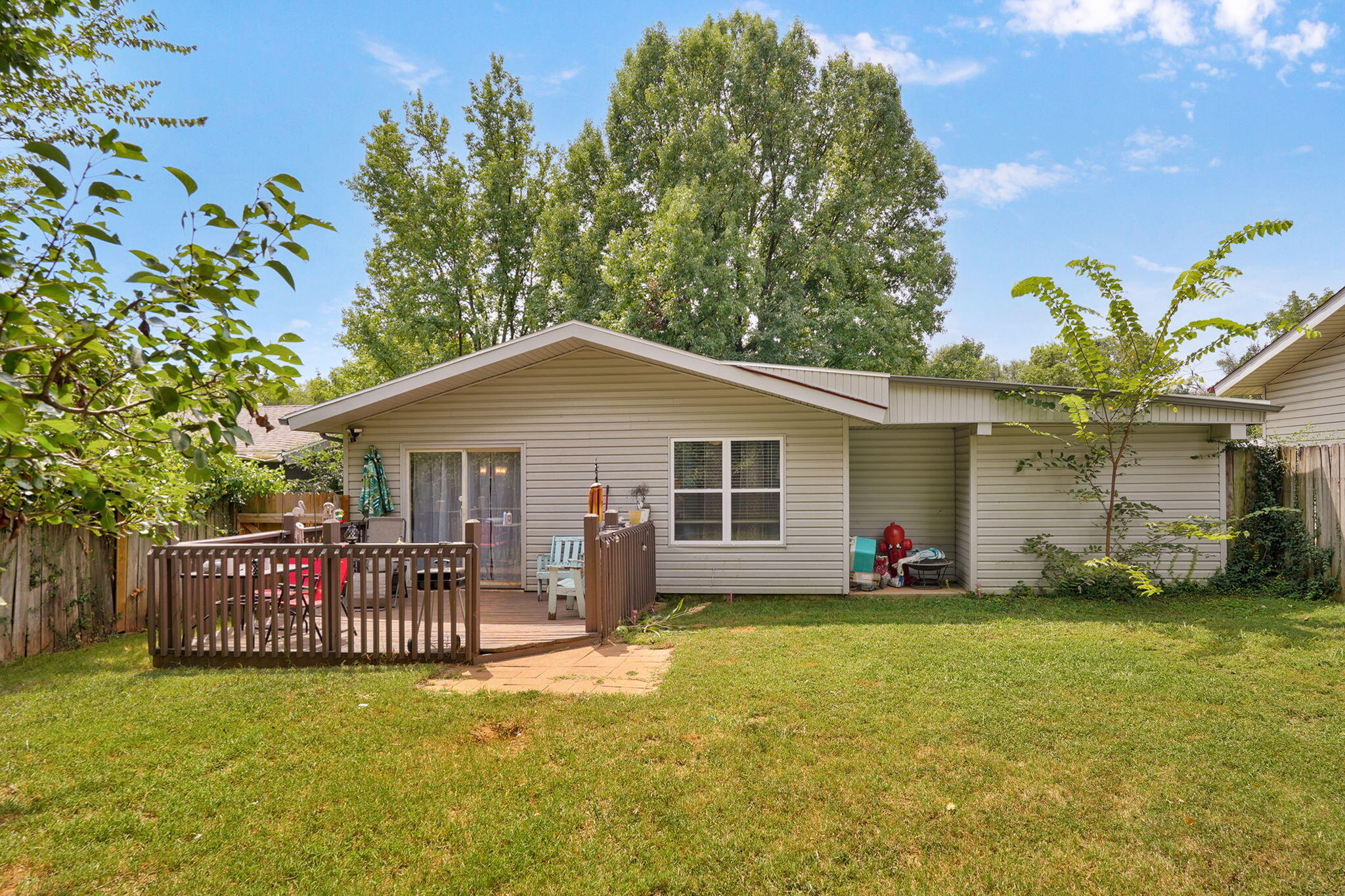 2633 West Phelps Street Property Photo 17