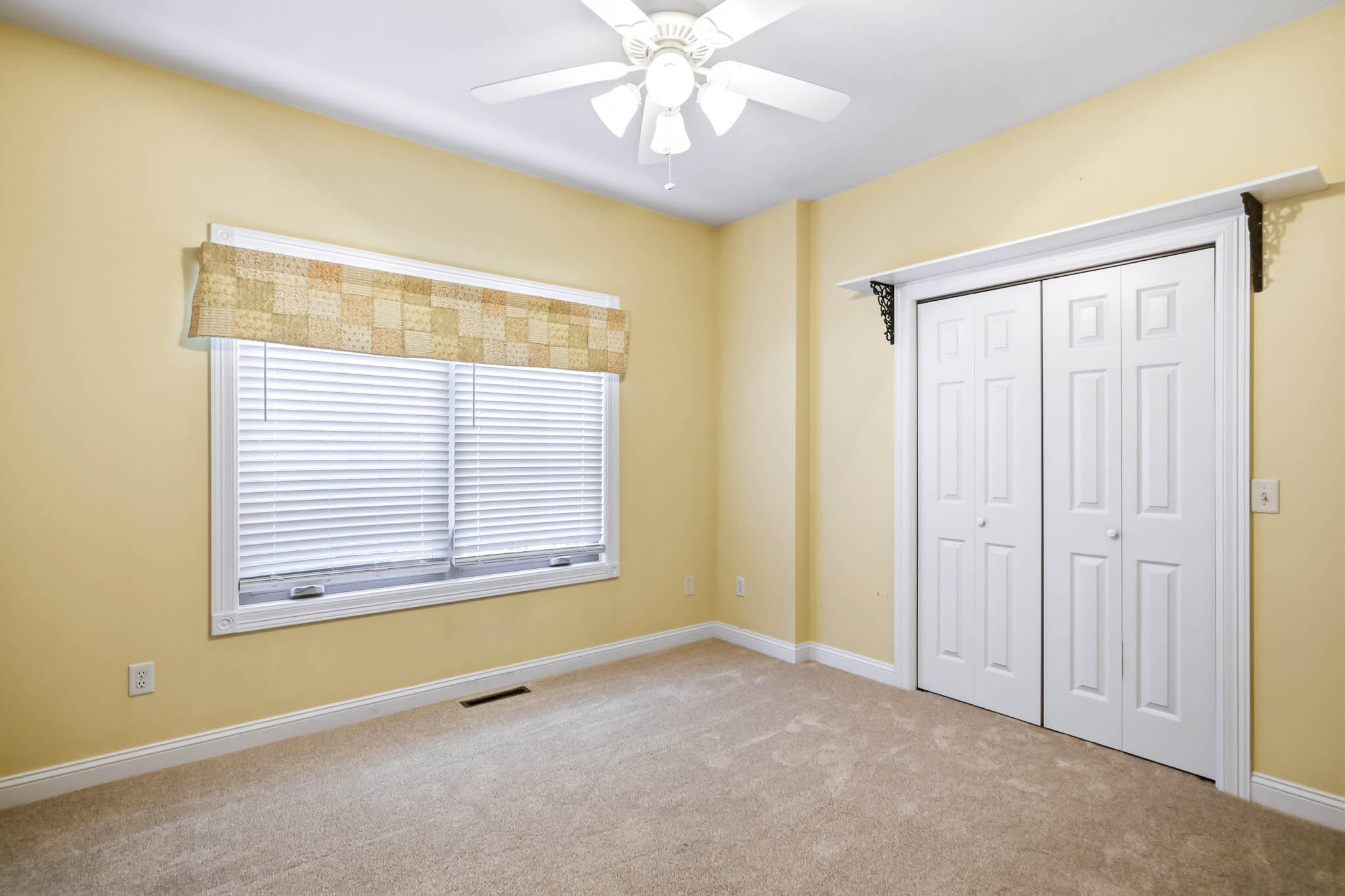 4728 West Minota Street Property Photo 6