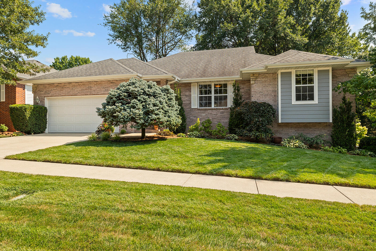 2078 West Sexton Drive Property Photo 1