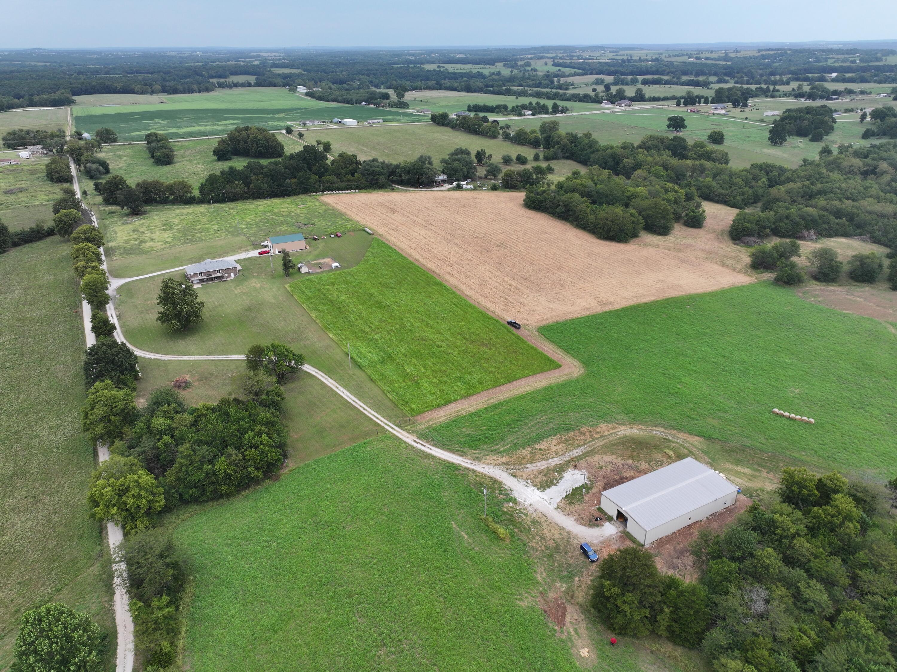 000 South 140th Road Property Photo 2