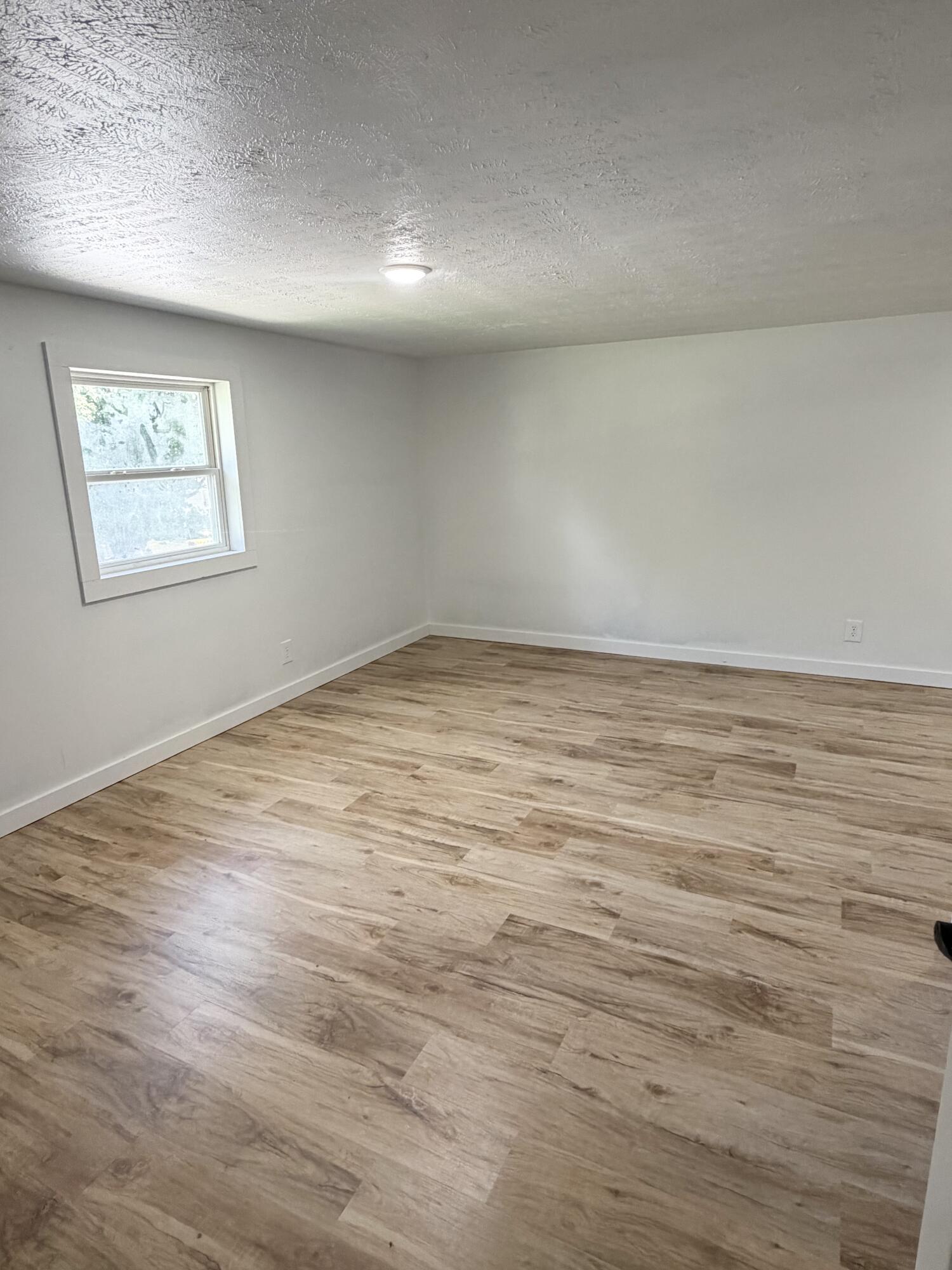 401 North Phelps Avenue Property Photo 14