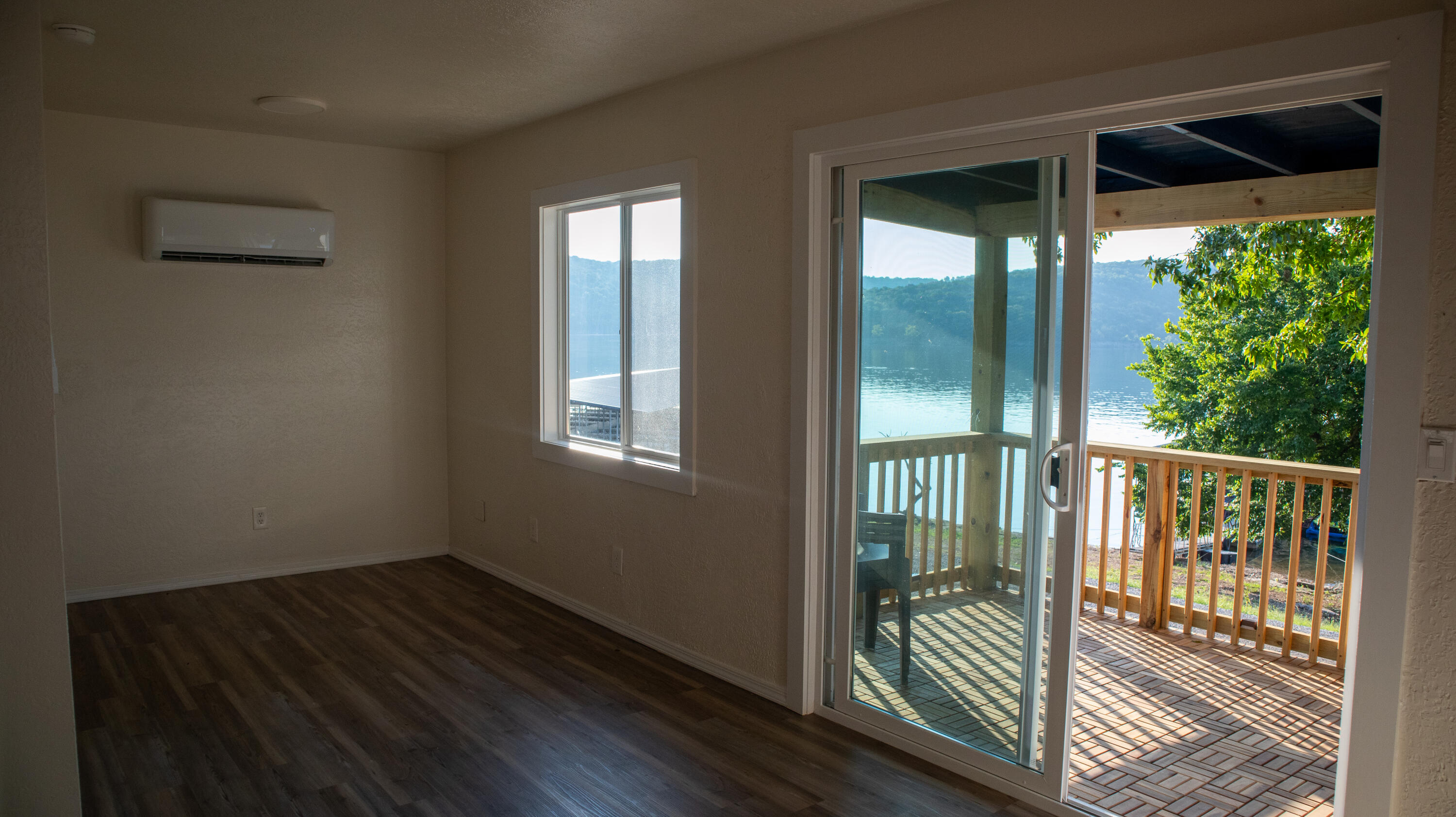 585 Tom Turkey Circle Property Photo 2