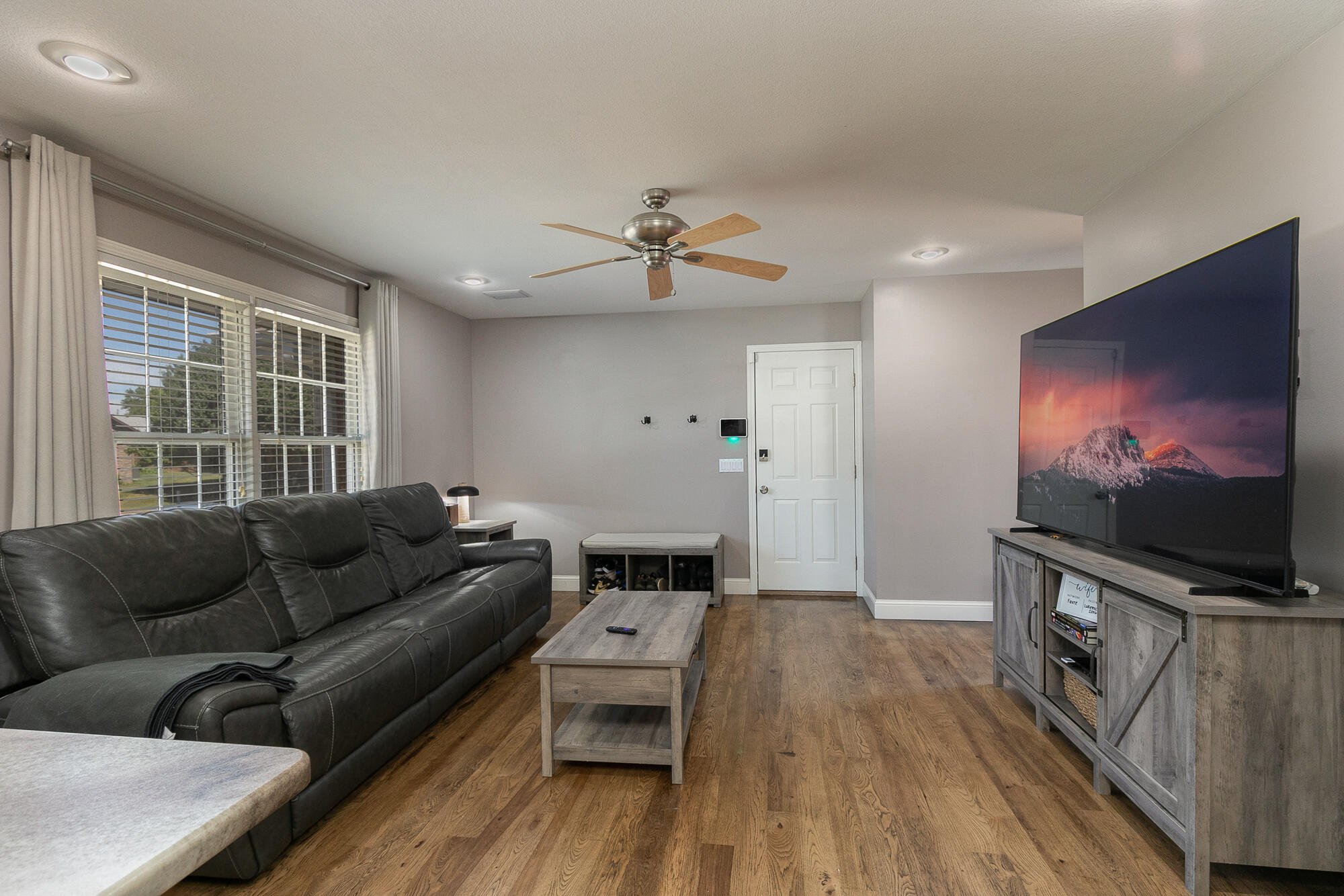 736 South Willow Court Property Photo 15