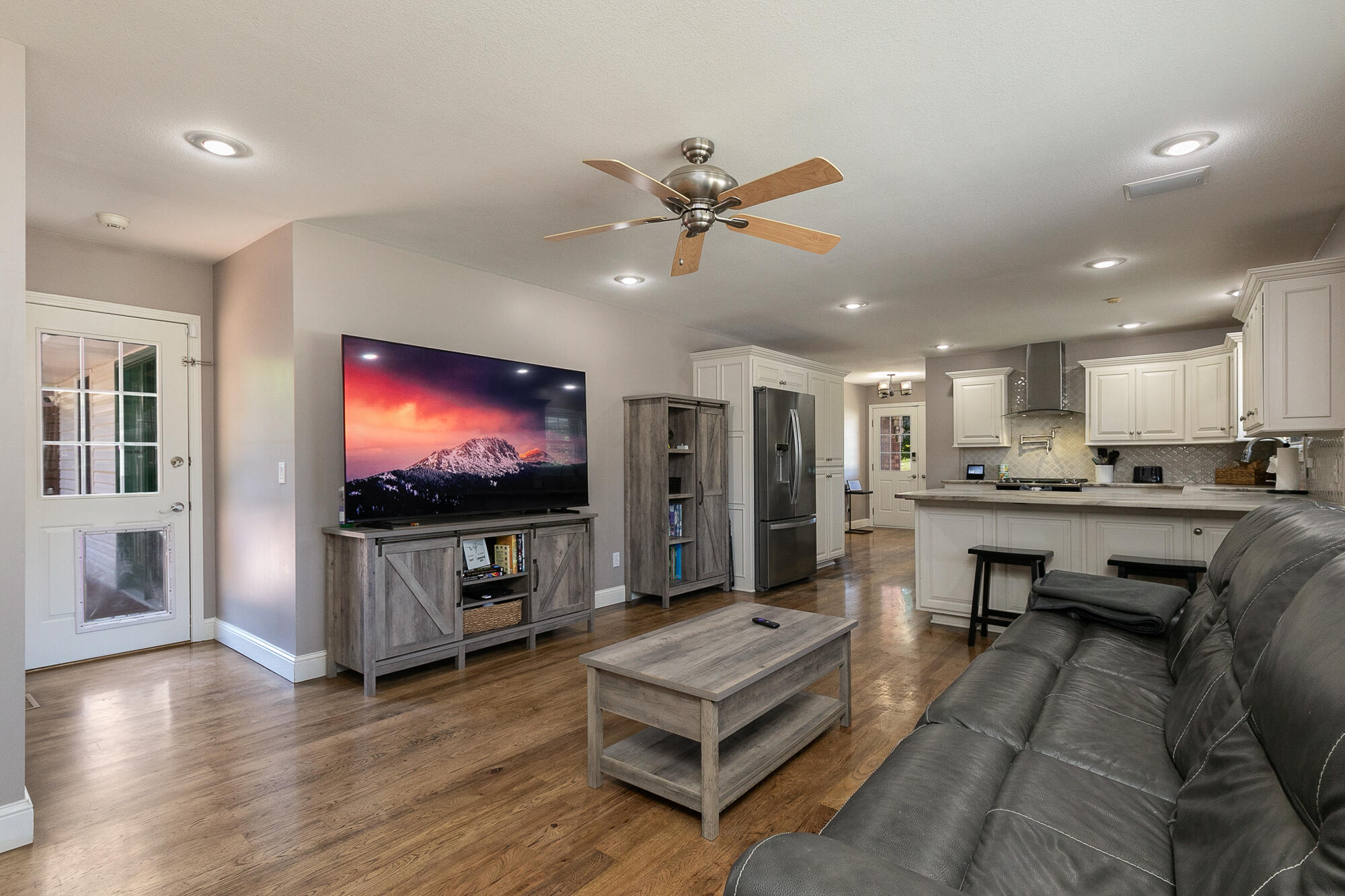 736 South Willow Court Property Photo 16