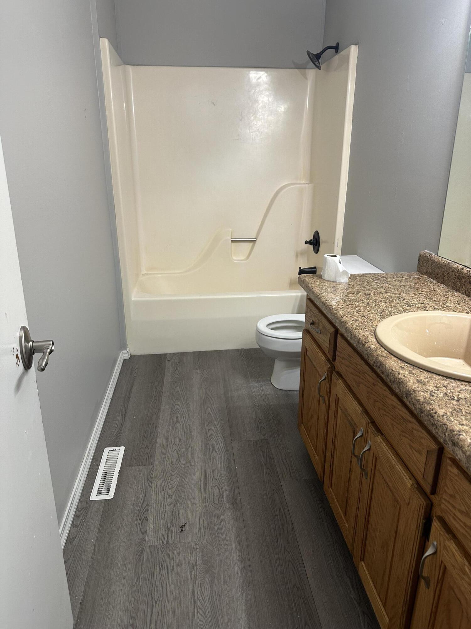 5807 South Iris Lane Property Photo 7