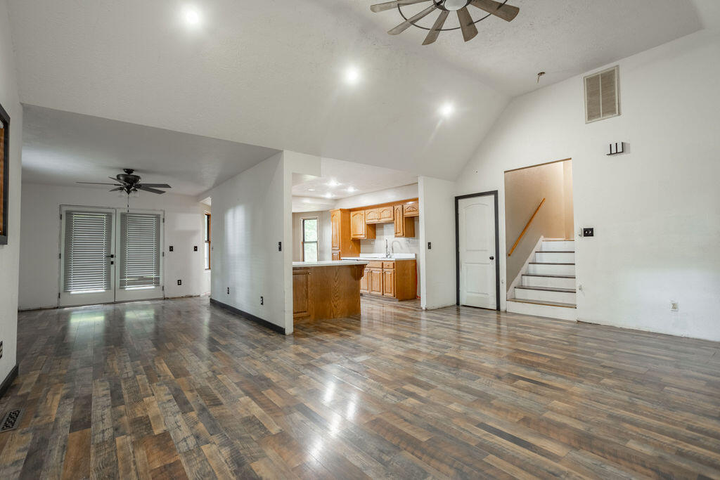 4206 Serenity Lane Property Photo 5