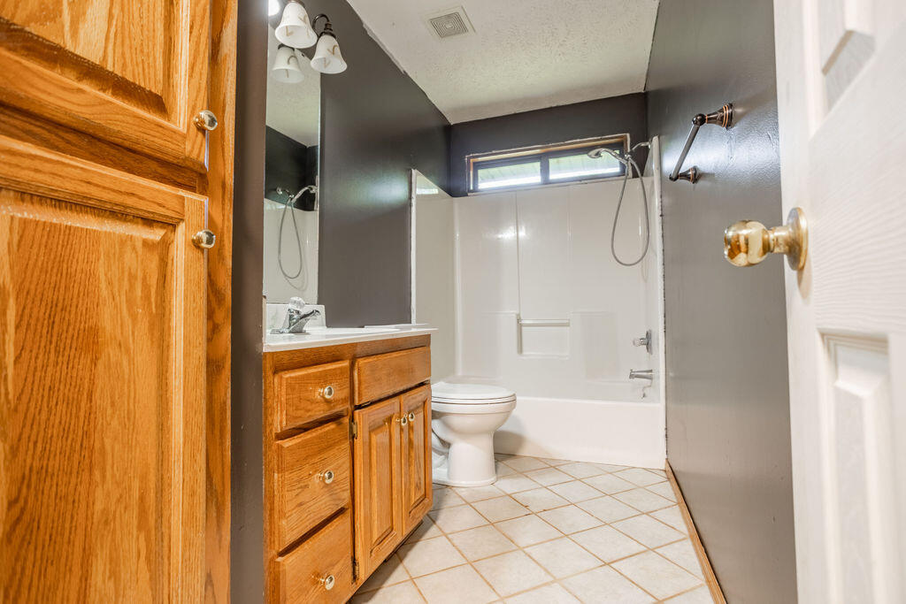 4206 Serenity Lane Property Photo 18