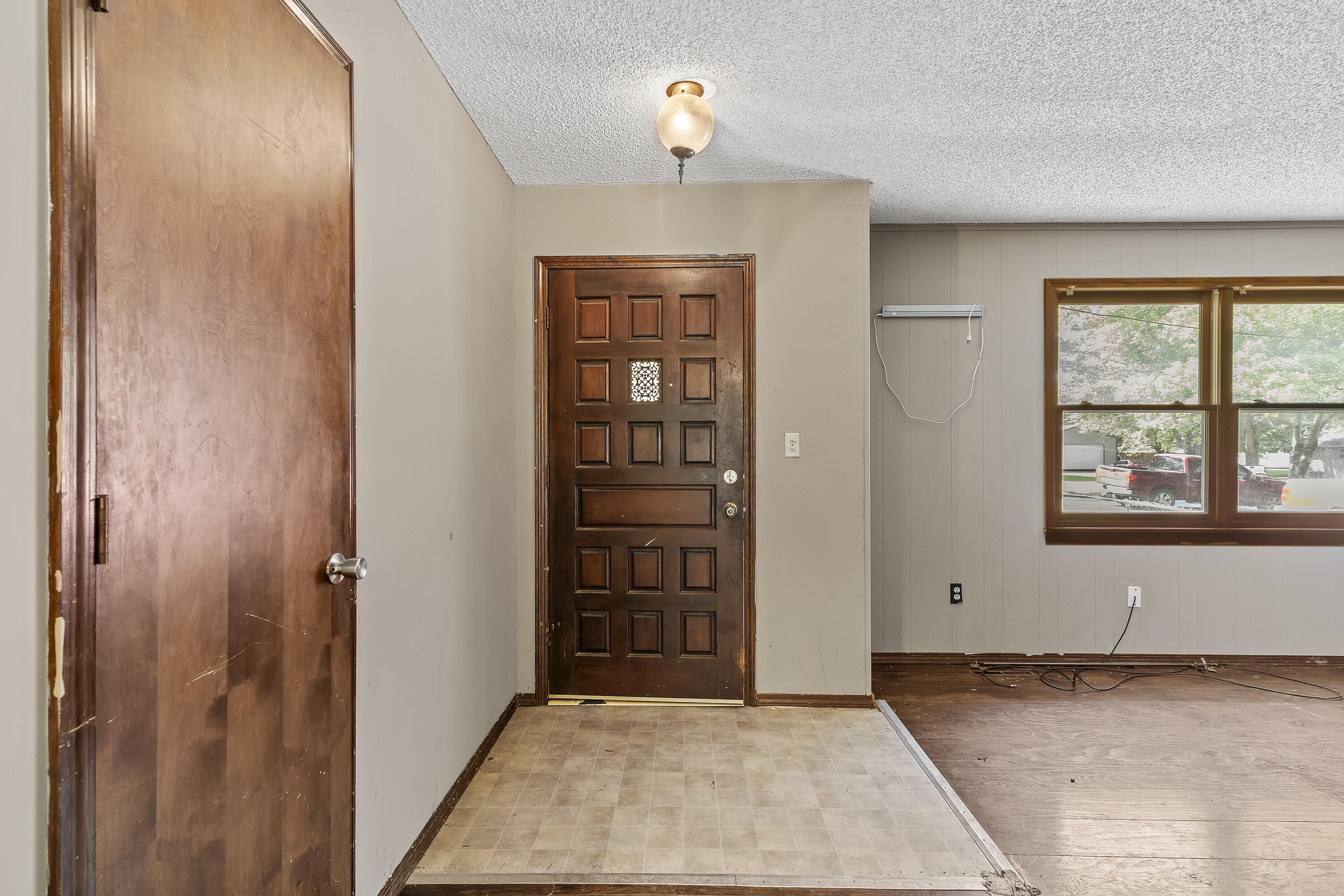 330 Peacock Lane Property Photo 4