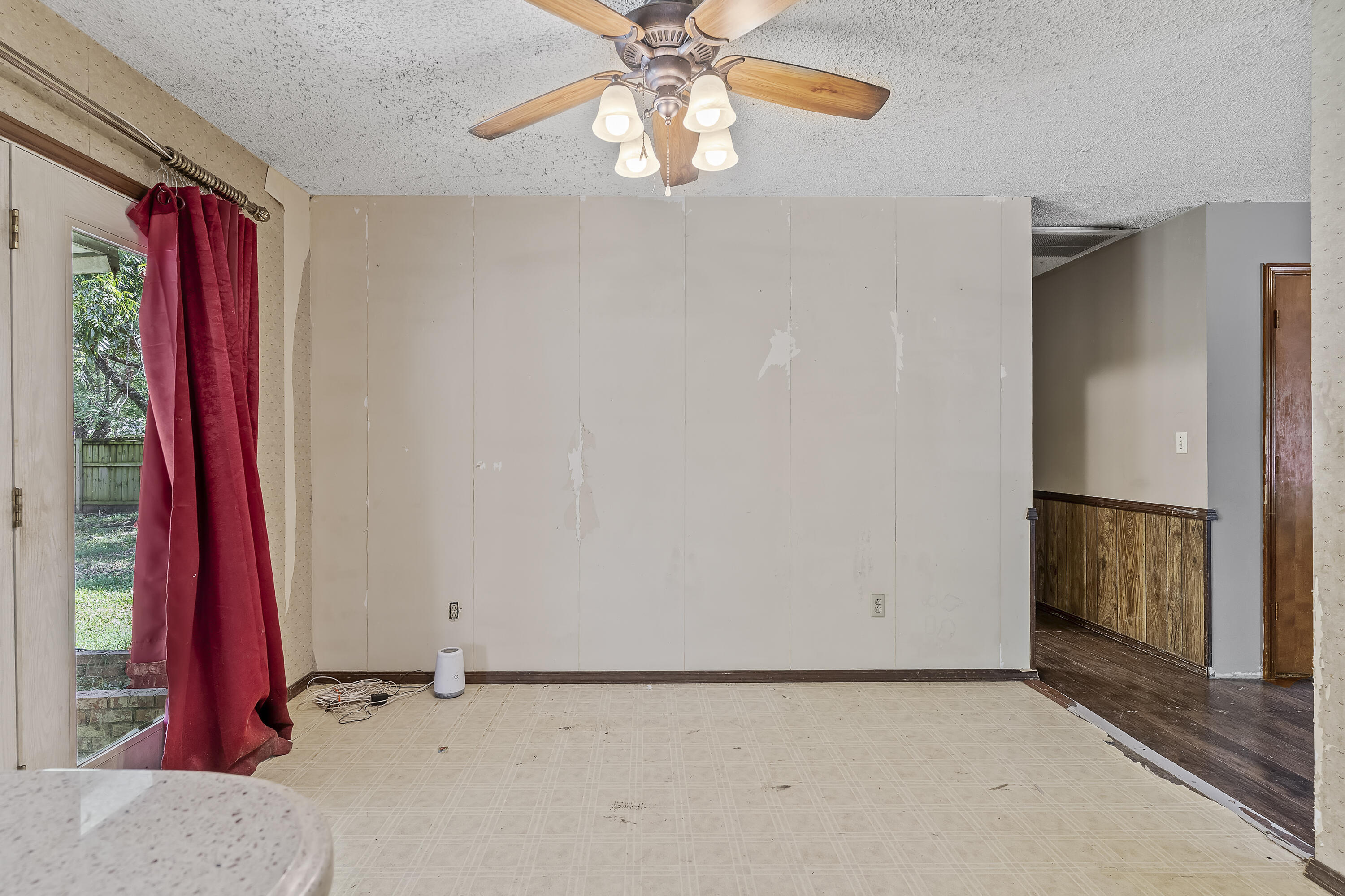 330 Peacock Lane Property Photo 10