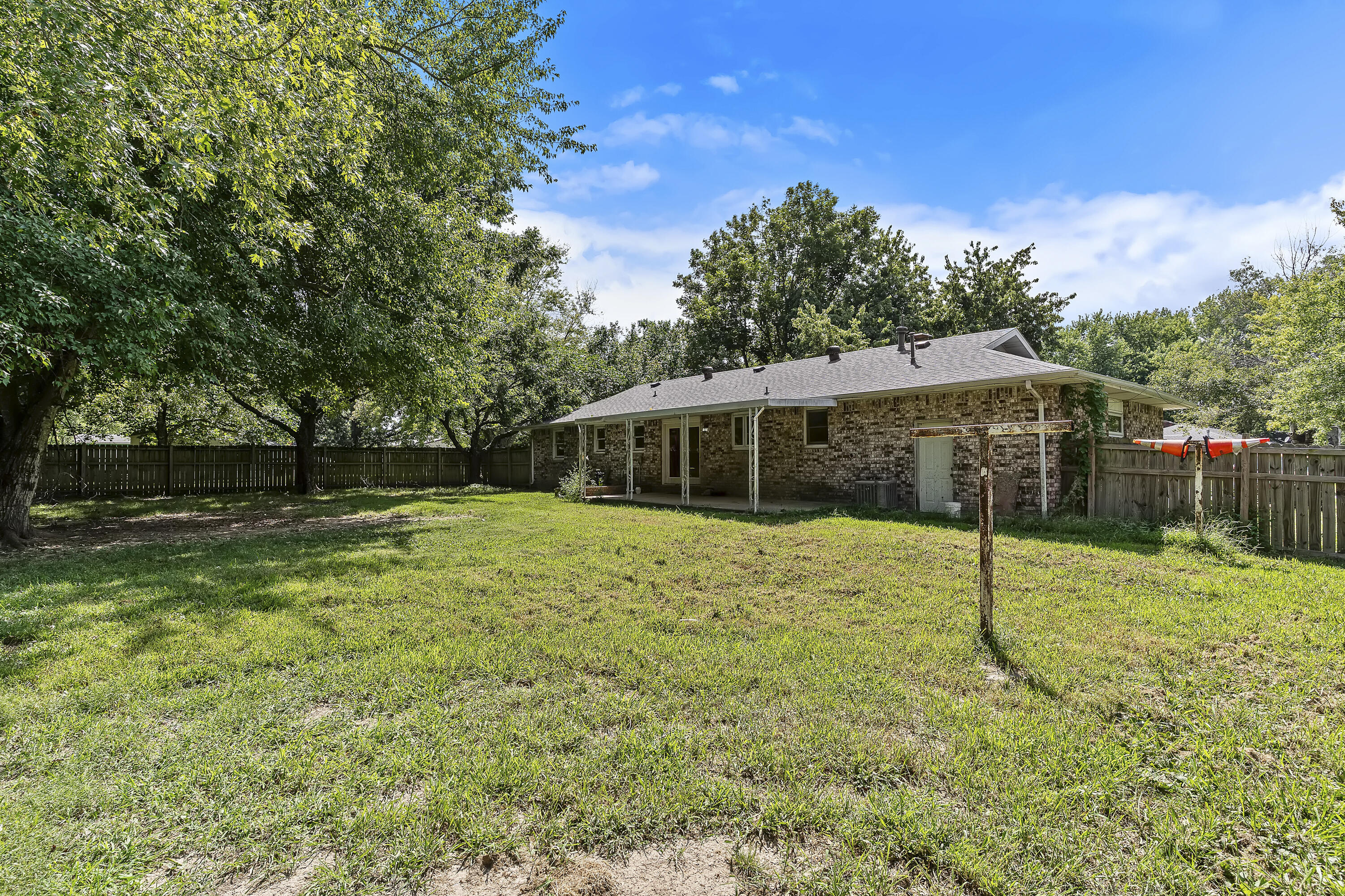 330 Peacock Lane Property Photo 31