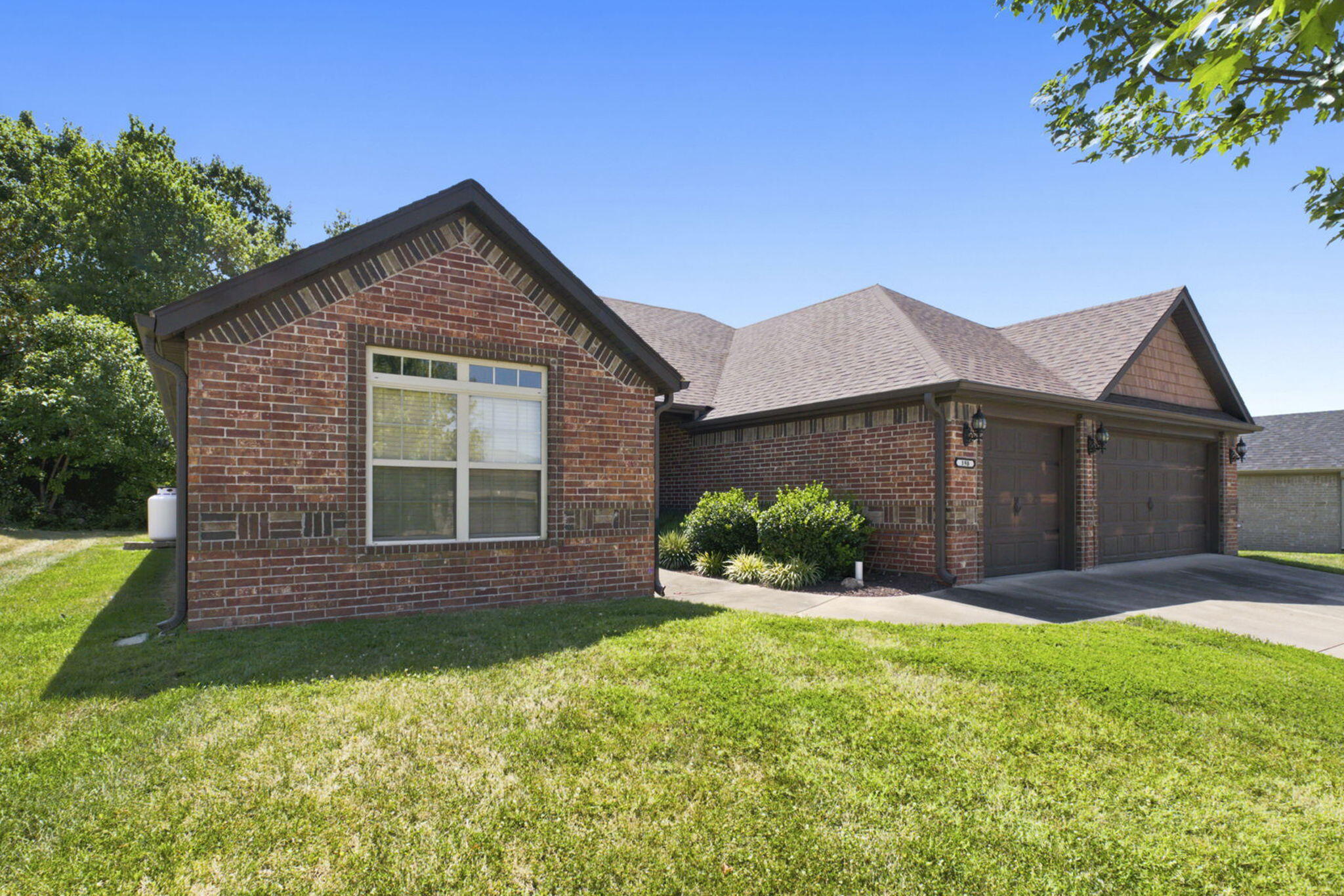 198 Stoney Pointe Drive Property Photo 3