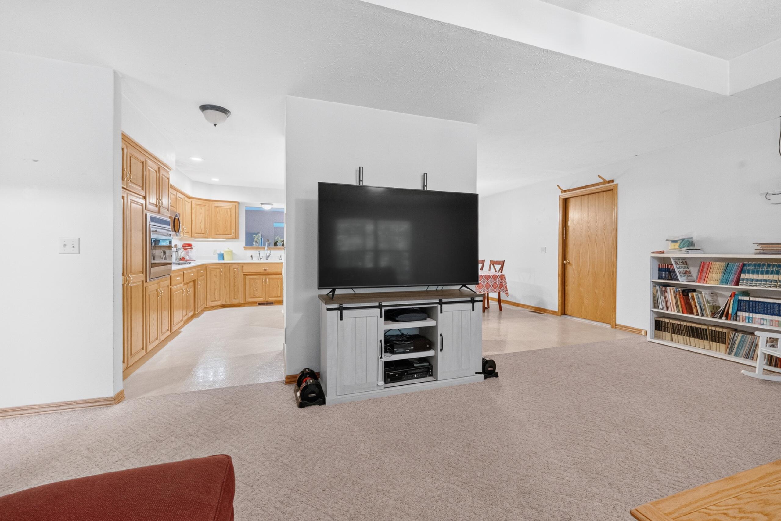 13512 Lawrence 2037 Property Photo 21