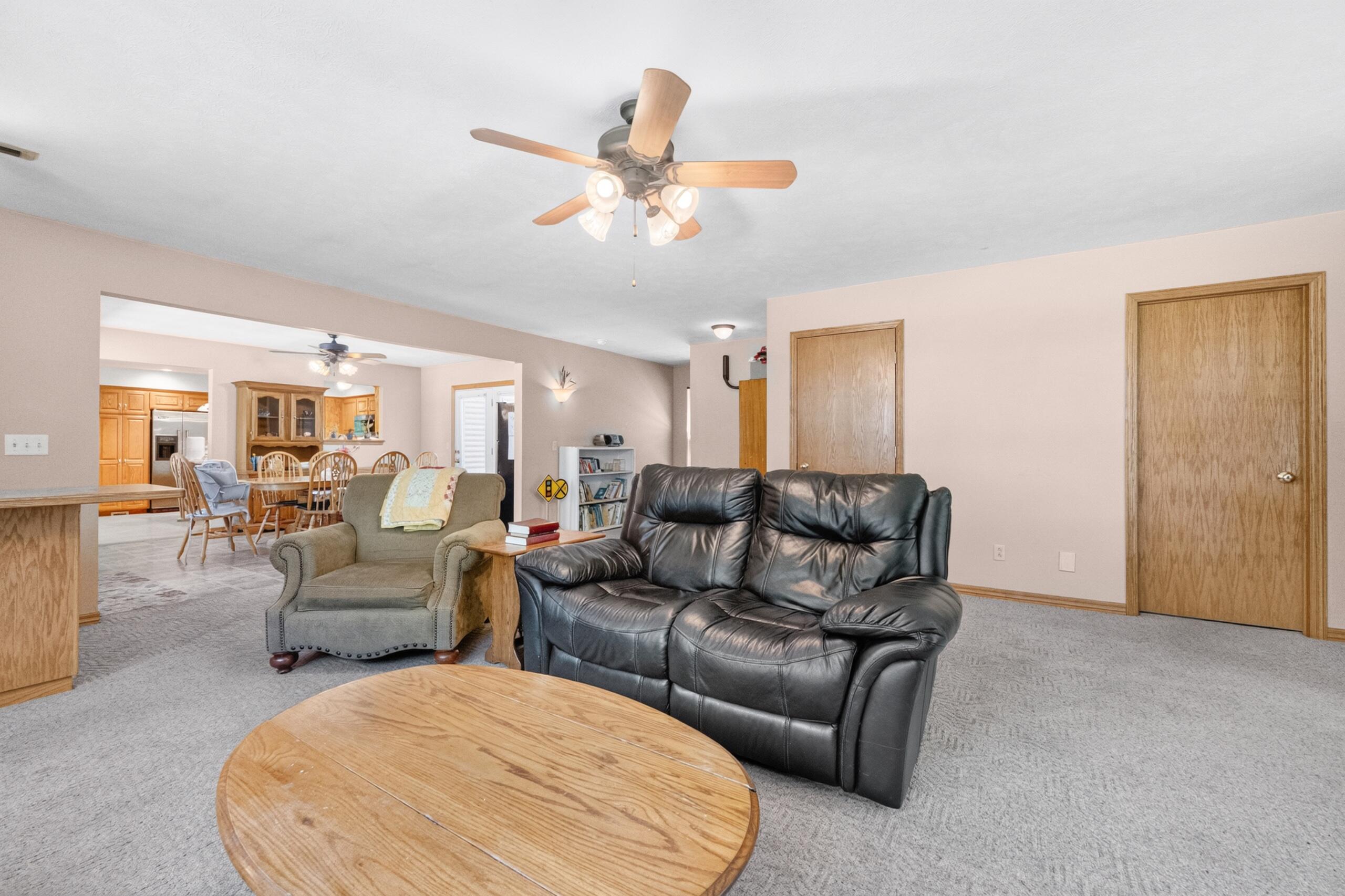 13512 Lawrence 2037 Property Photo 39