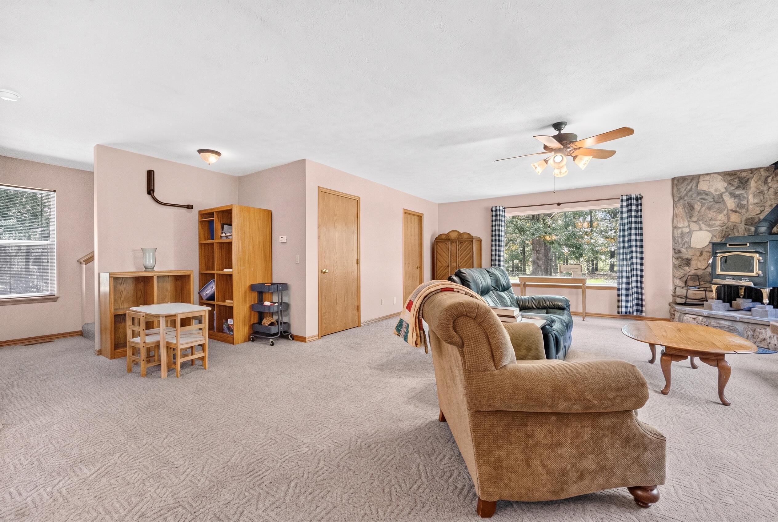 13512 Lawrence 2037 Property Photo 44