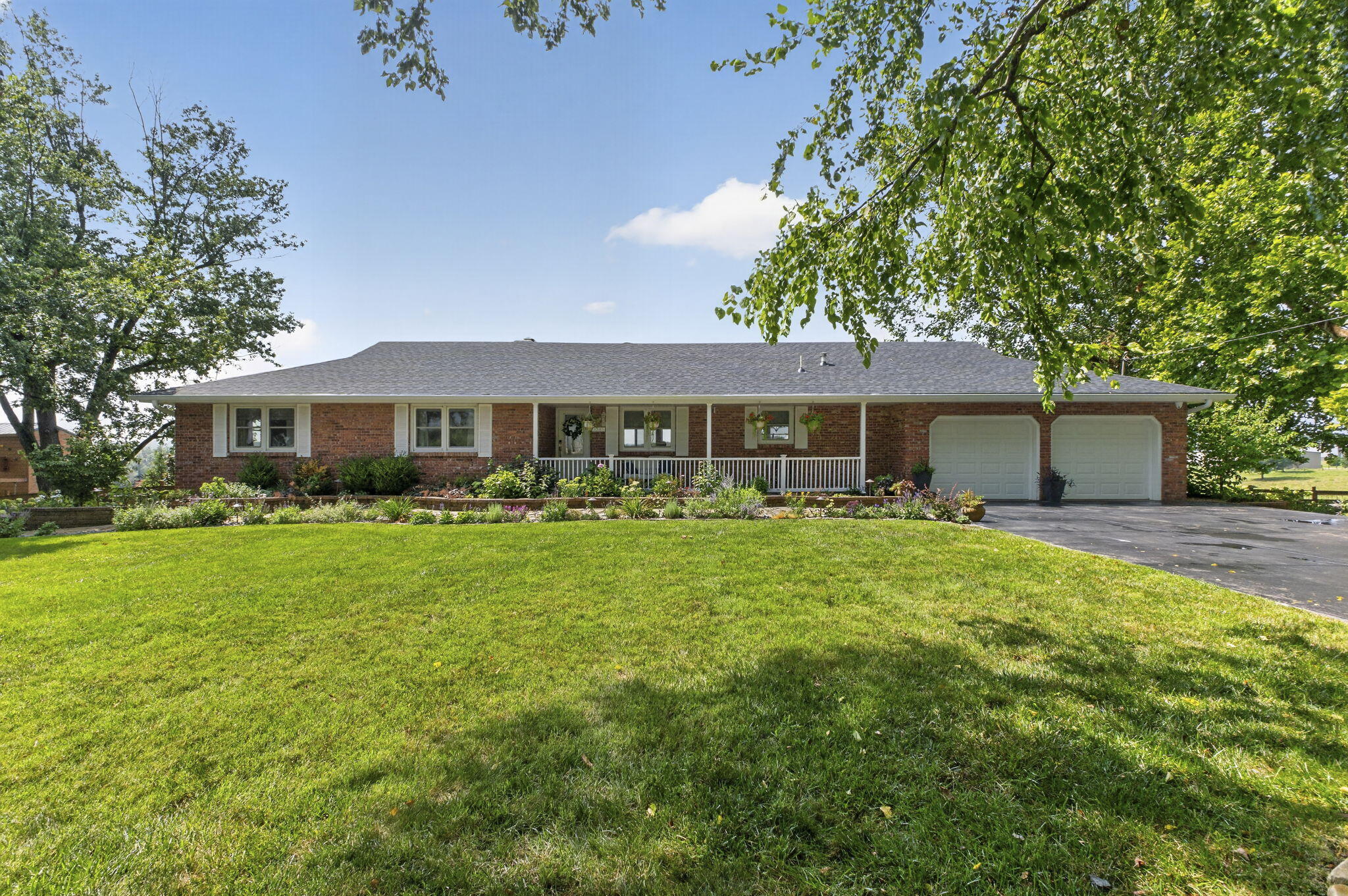2248 West Farm Road 76 Property Photo 8