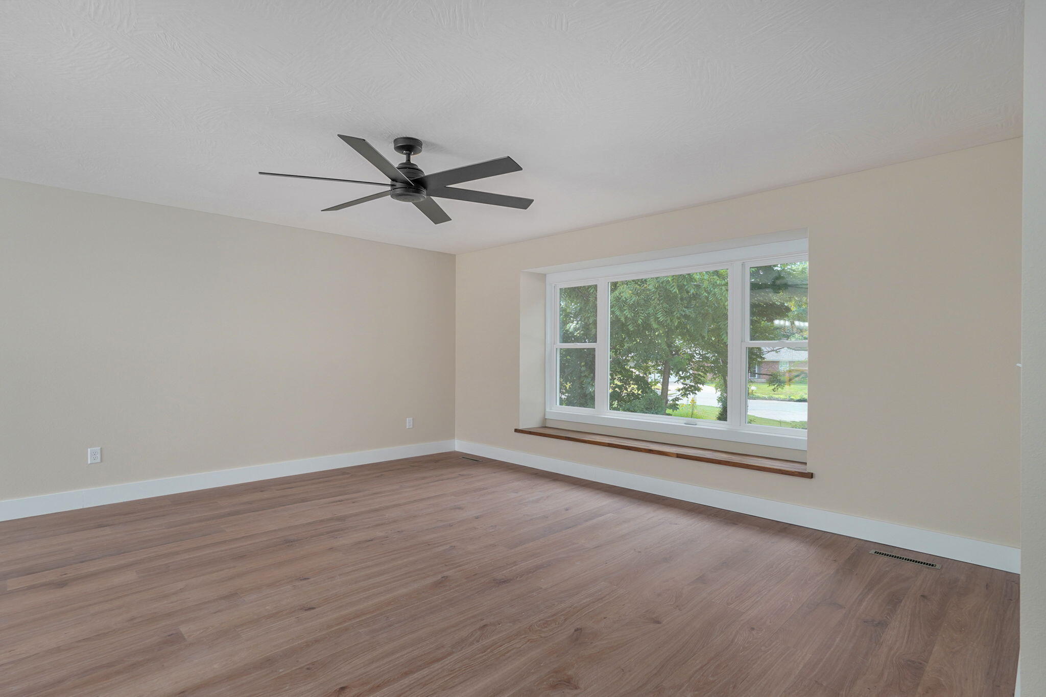 713 East Meadowlark Circle Property Photo 9