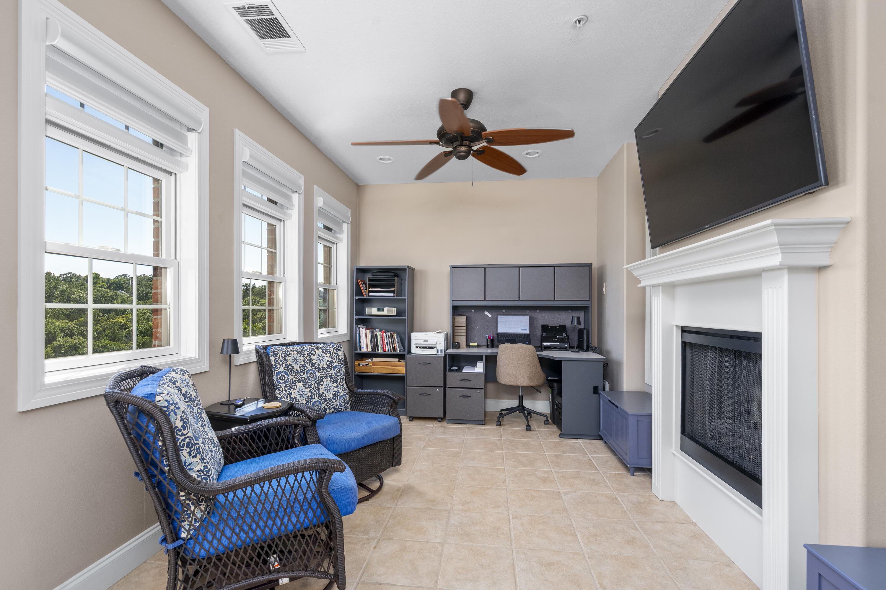 1207 Riverstone Drive Property Photo 9