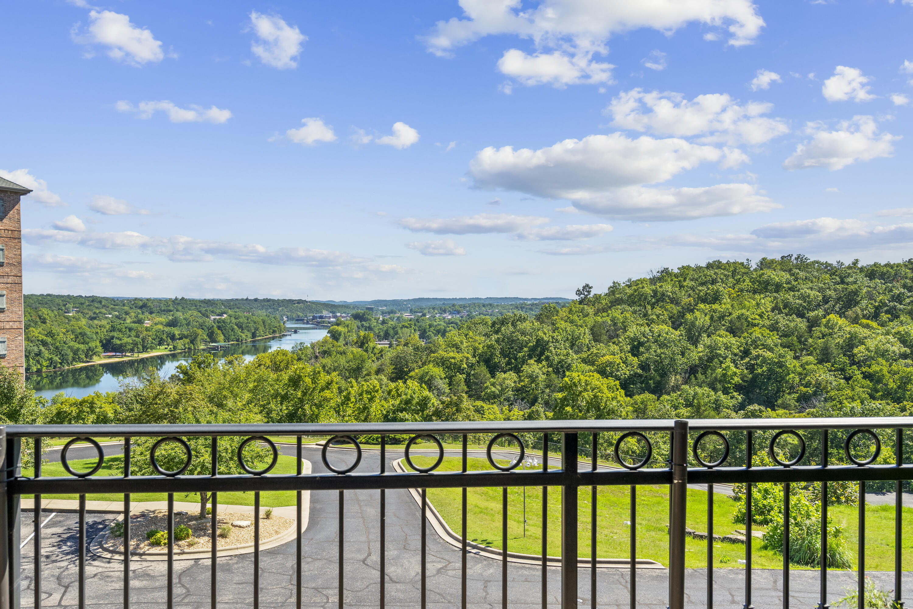 1207 Riverstone Drive Property Photo 11