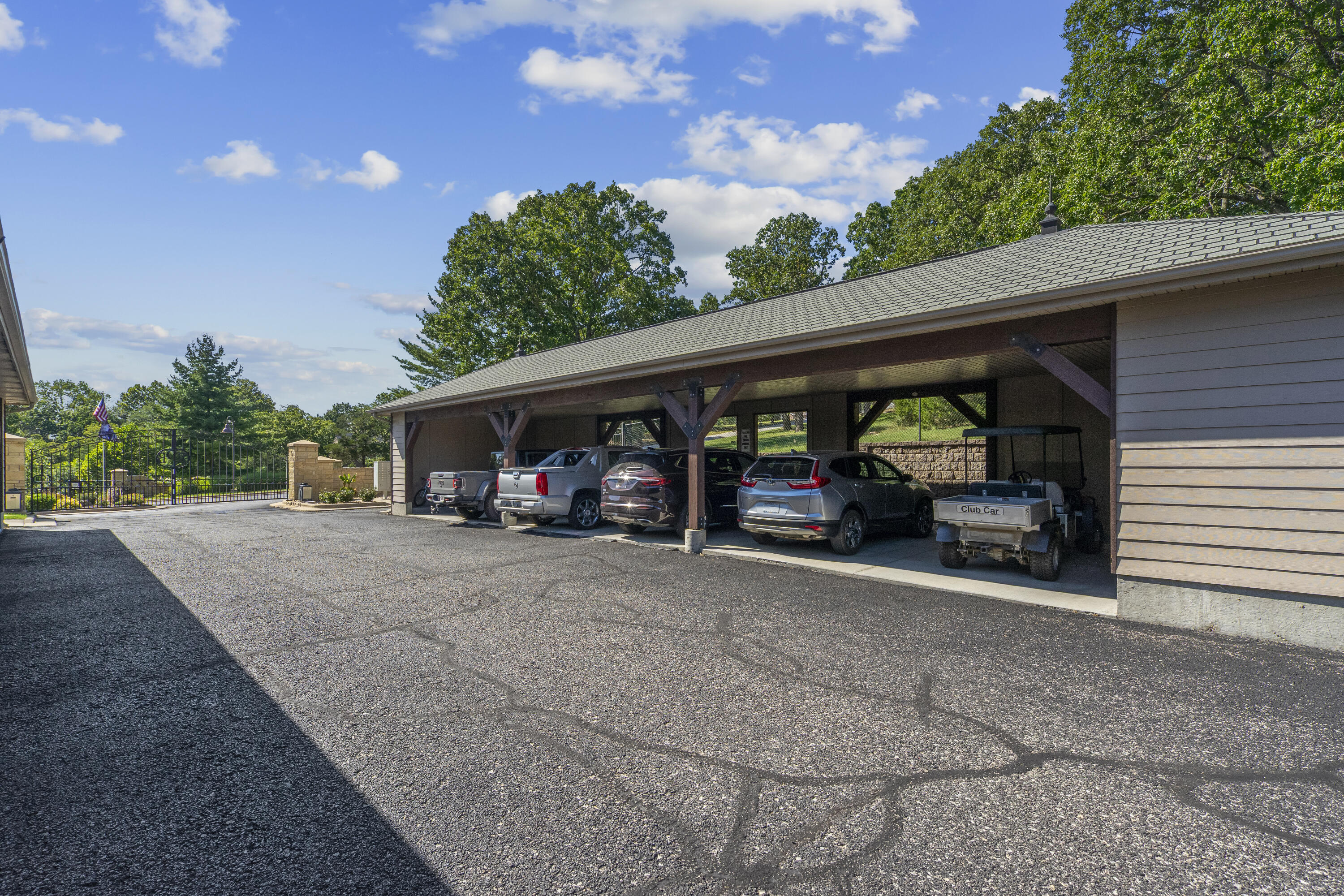1207 Riverstone Drive Property Photo 18