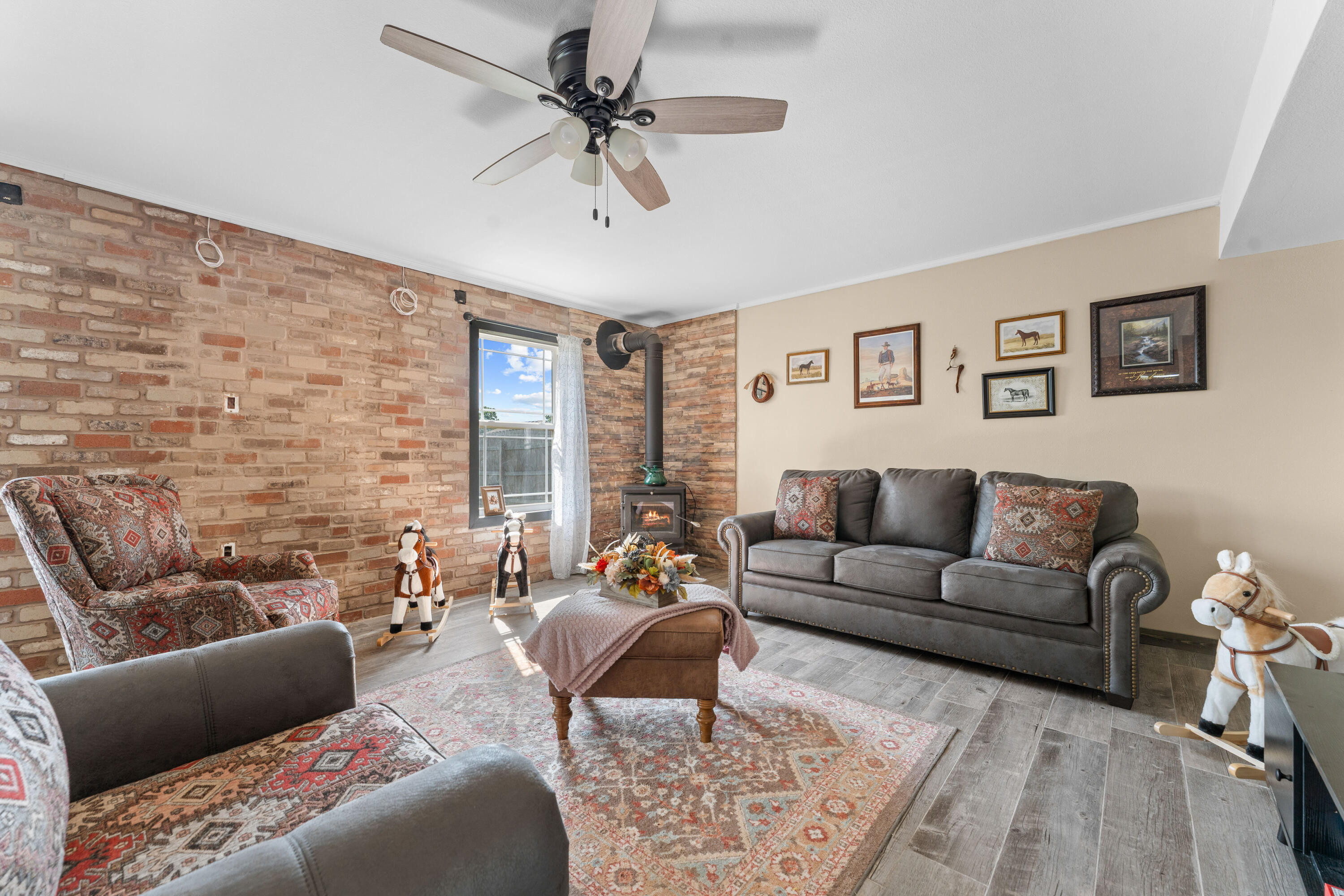 218 Windridge Street Property Photo 24